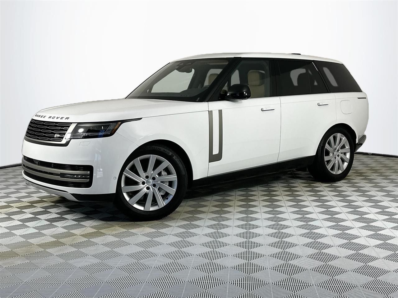 2025 Land Rover Range Rover Plug-In Hybrid SE
