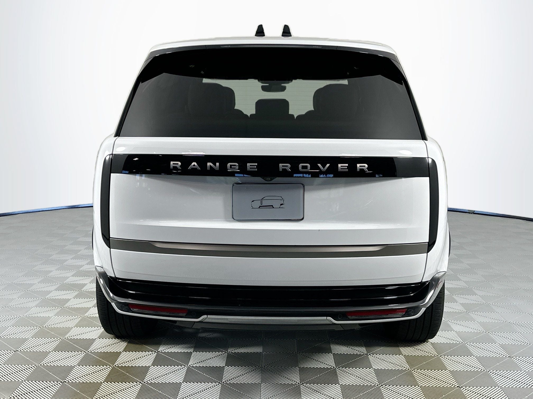 2025 Land Rover Range Rover Plug-In Hybrid SE