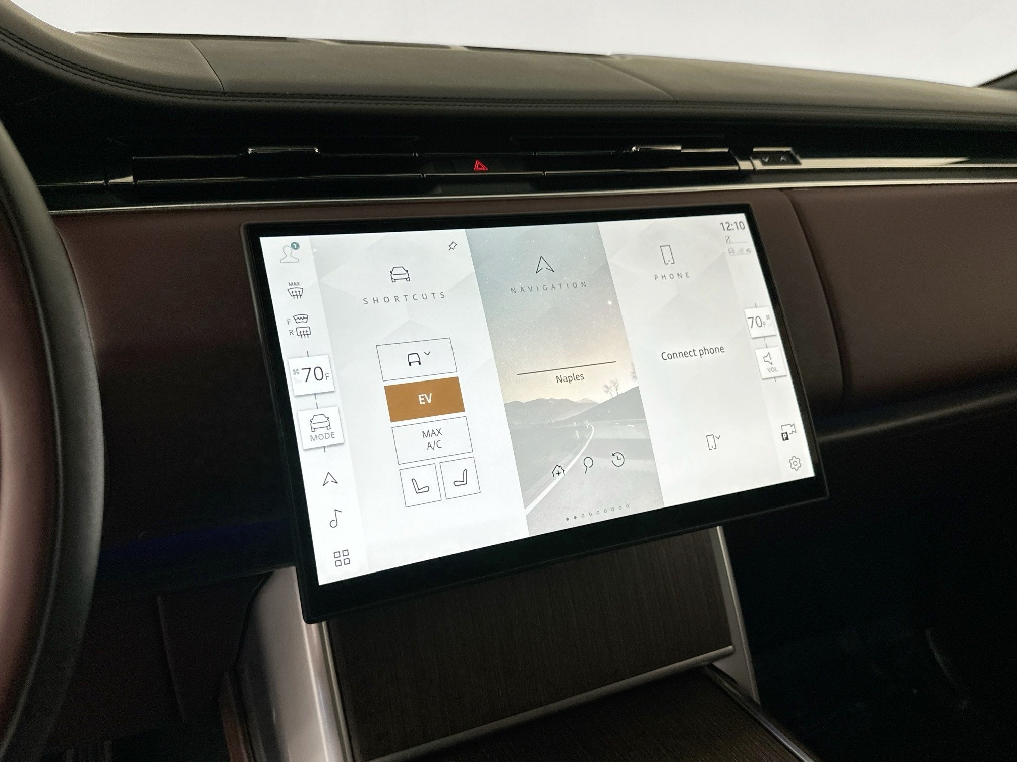 2025 Land Rover Range Rover Plug-In Hybrid SE