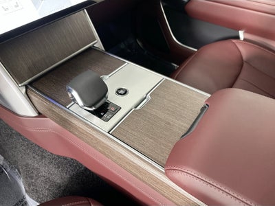 2025 Land Rover Range Rover Plug-In Hybrid SE