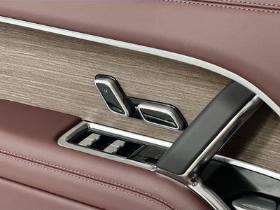 2025 Land Rover Range Rover Plug-In Hybrid SE