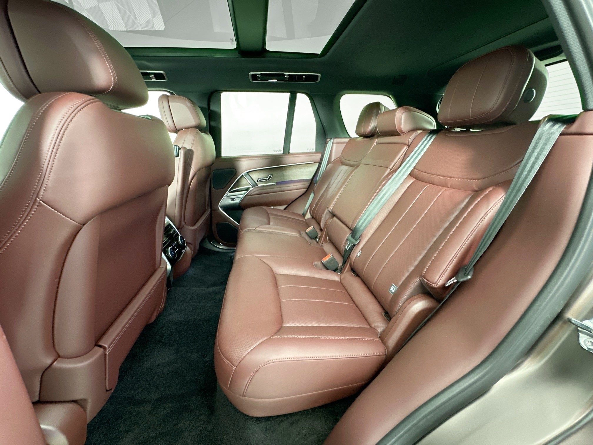 2025 Land Rover Range Rover Plug-In Hybrid SE