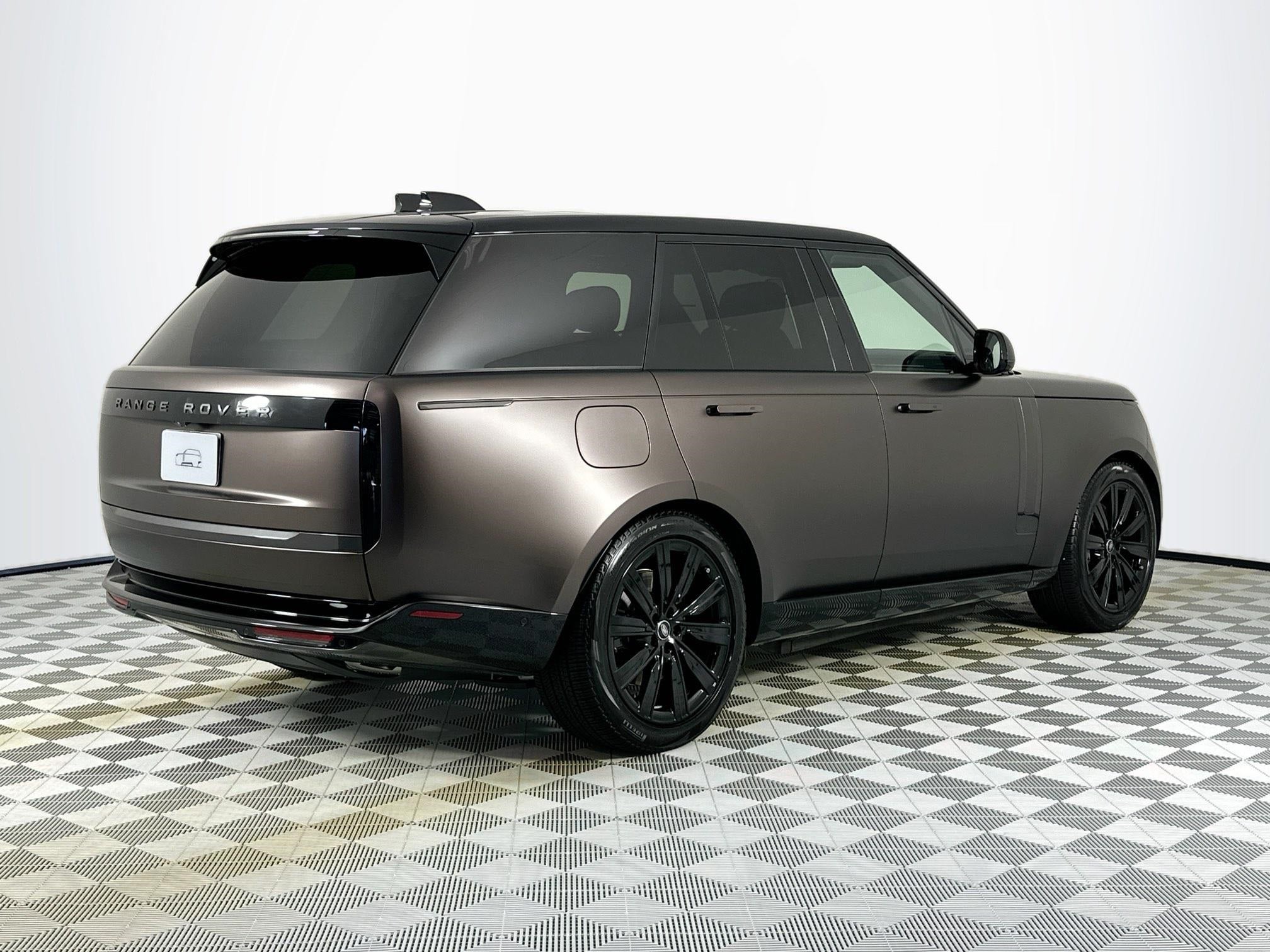 2025 Land Rover Range Rover Plug-In Hybrid SE