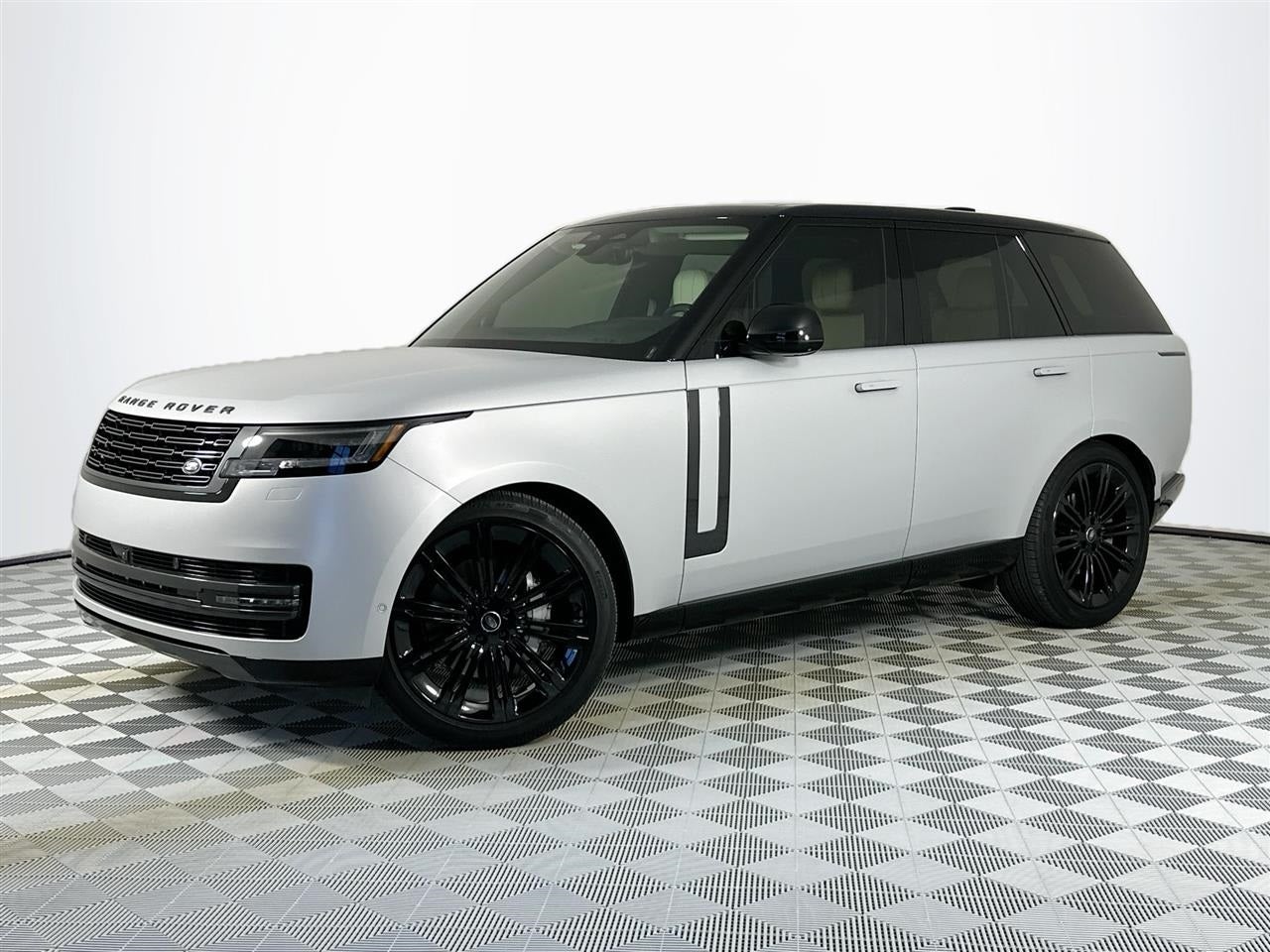2025 Land Rover Range Rover SE