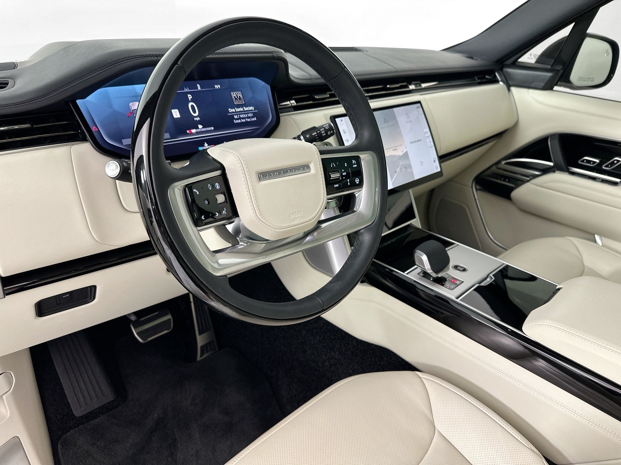 2025 Land Rover Range Rover SE