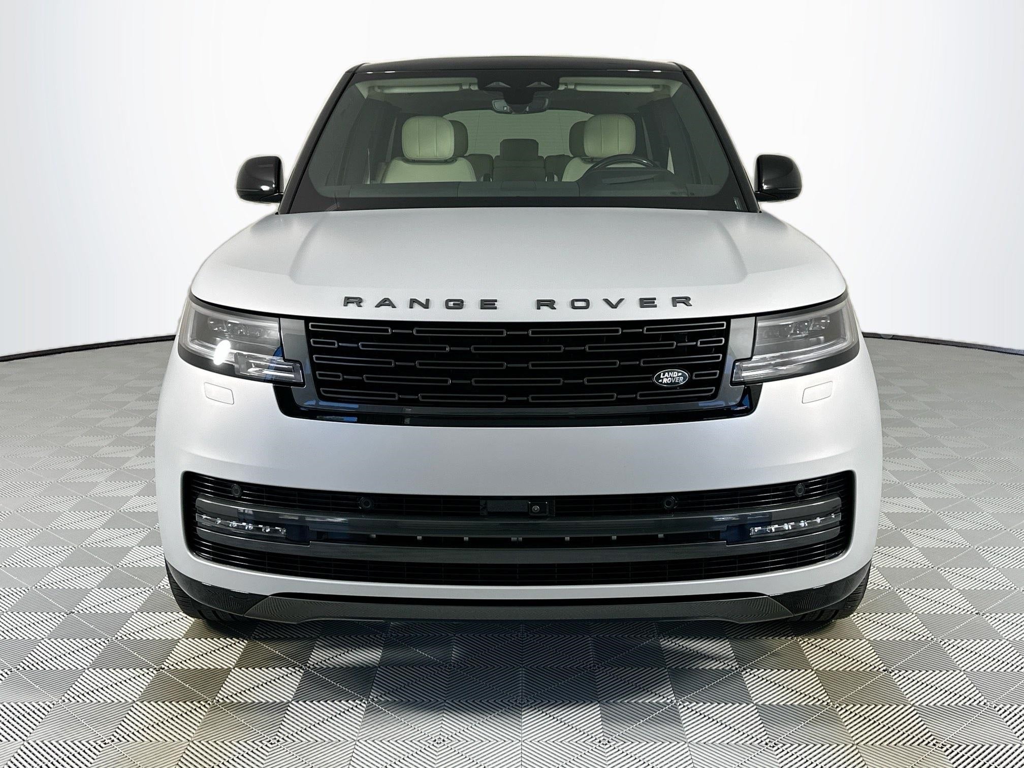2025 Land Rover Range Rover SE