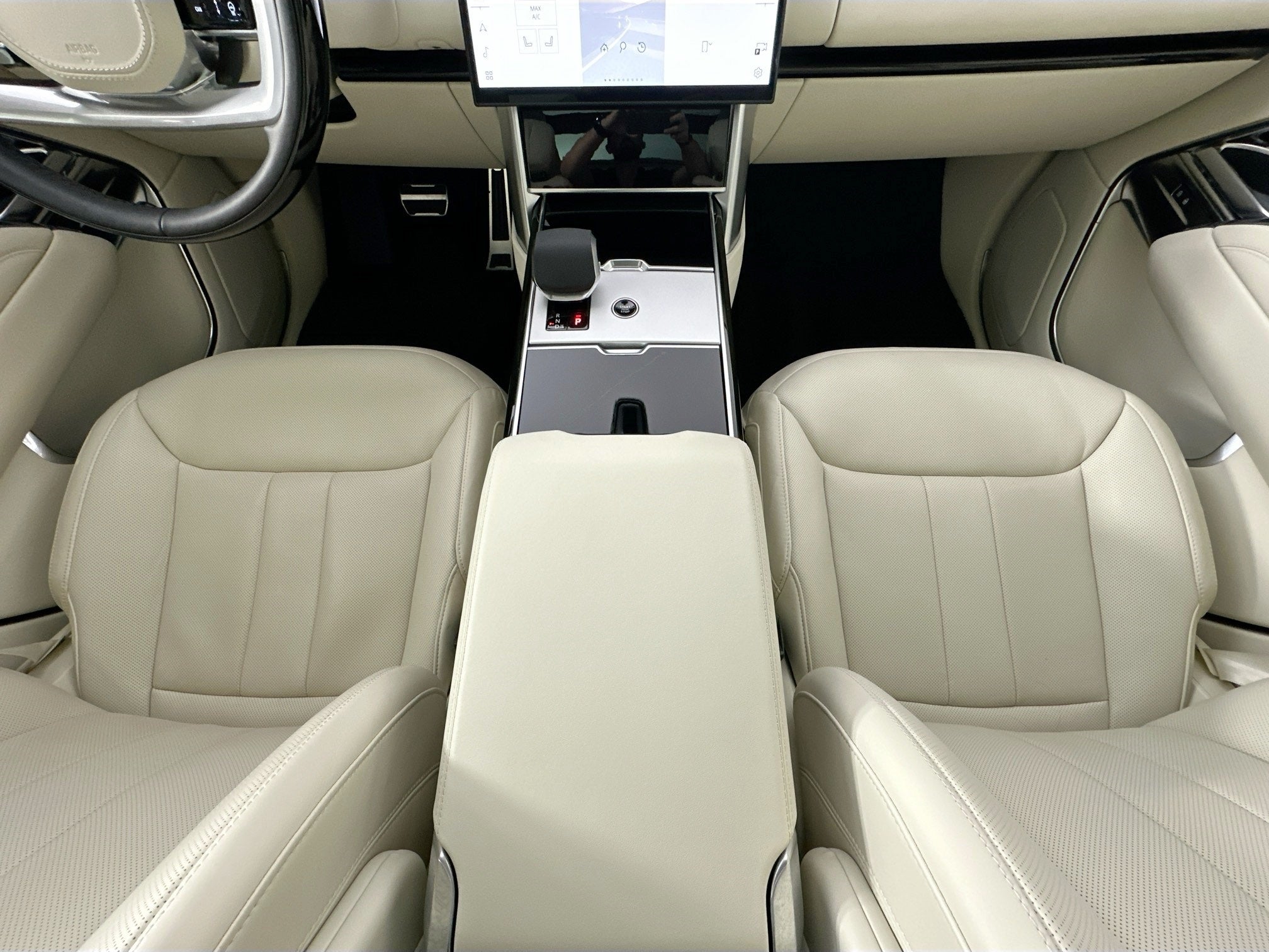 2025 Land Rover Range Rover SE