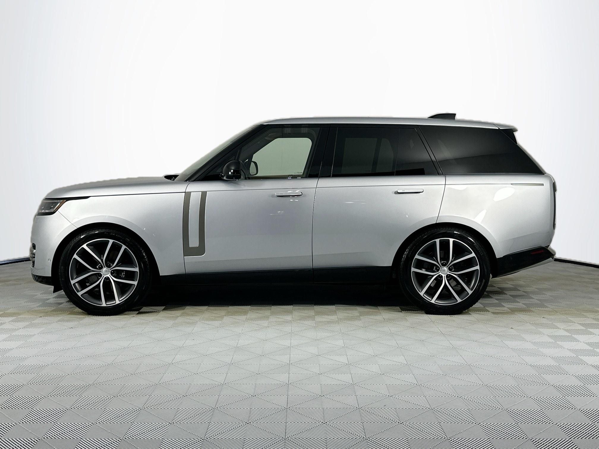 2024 Land Rover Range Rover SE