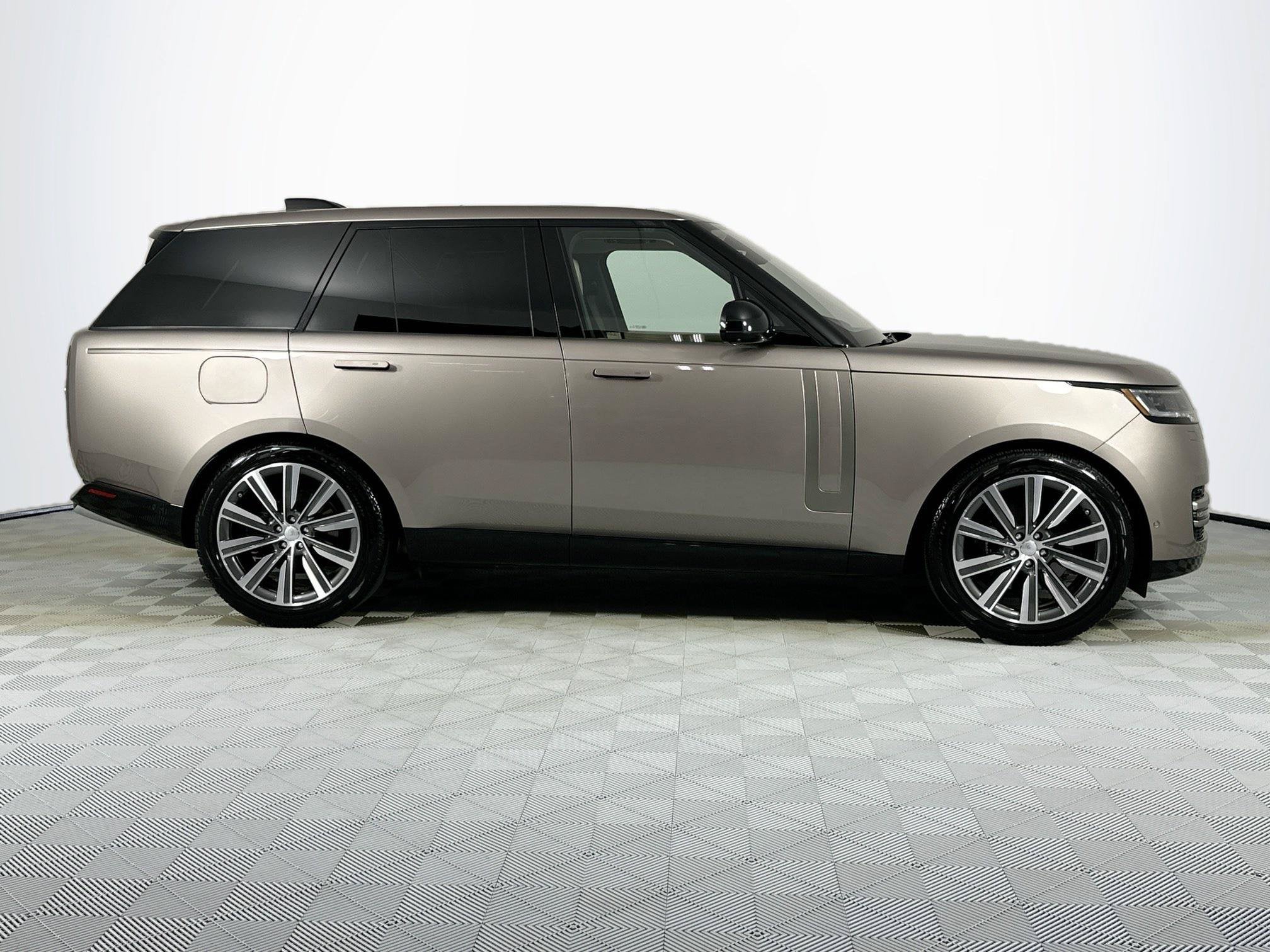 2023 Land Rover Range Rover SE