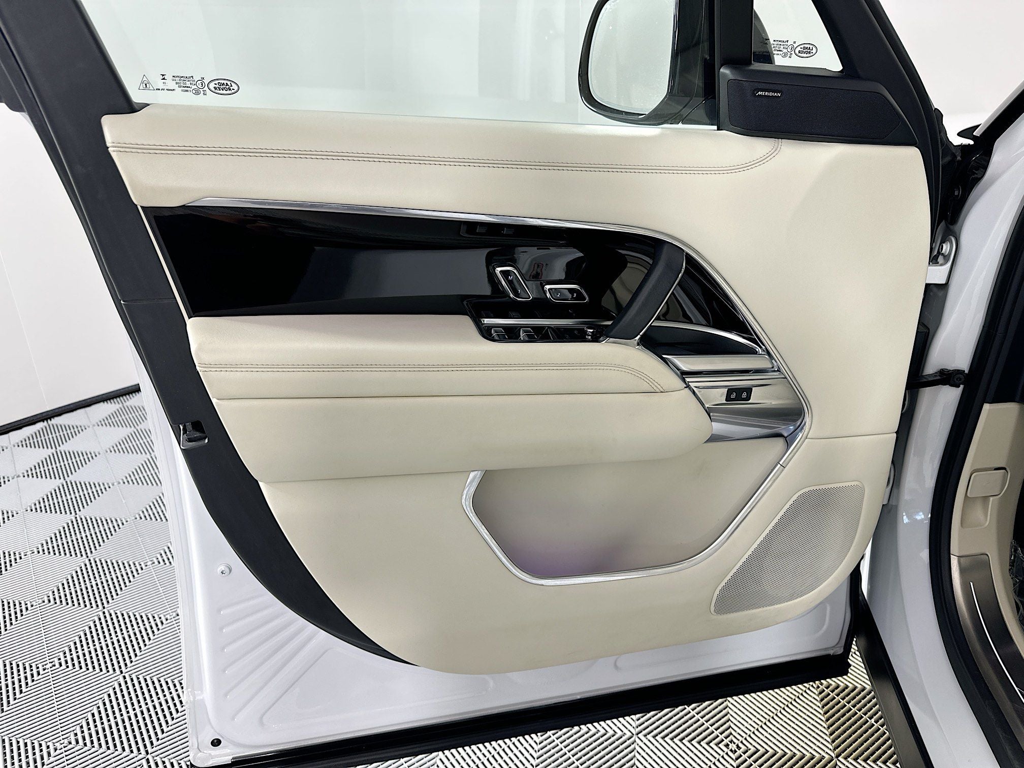 2024 Land Rover Range Rover SE