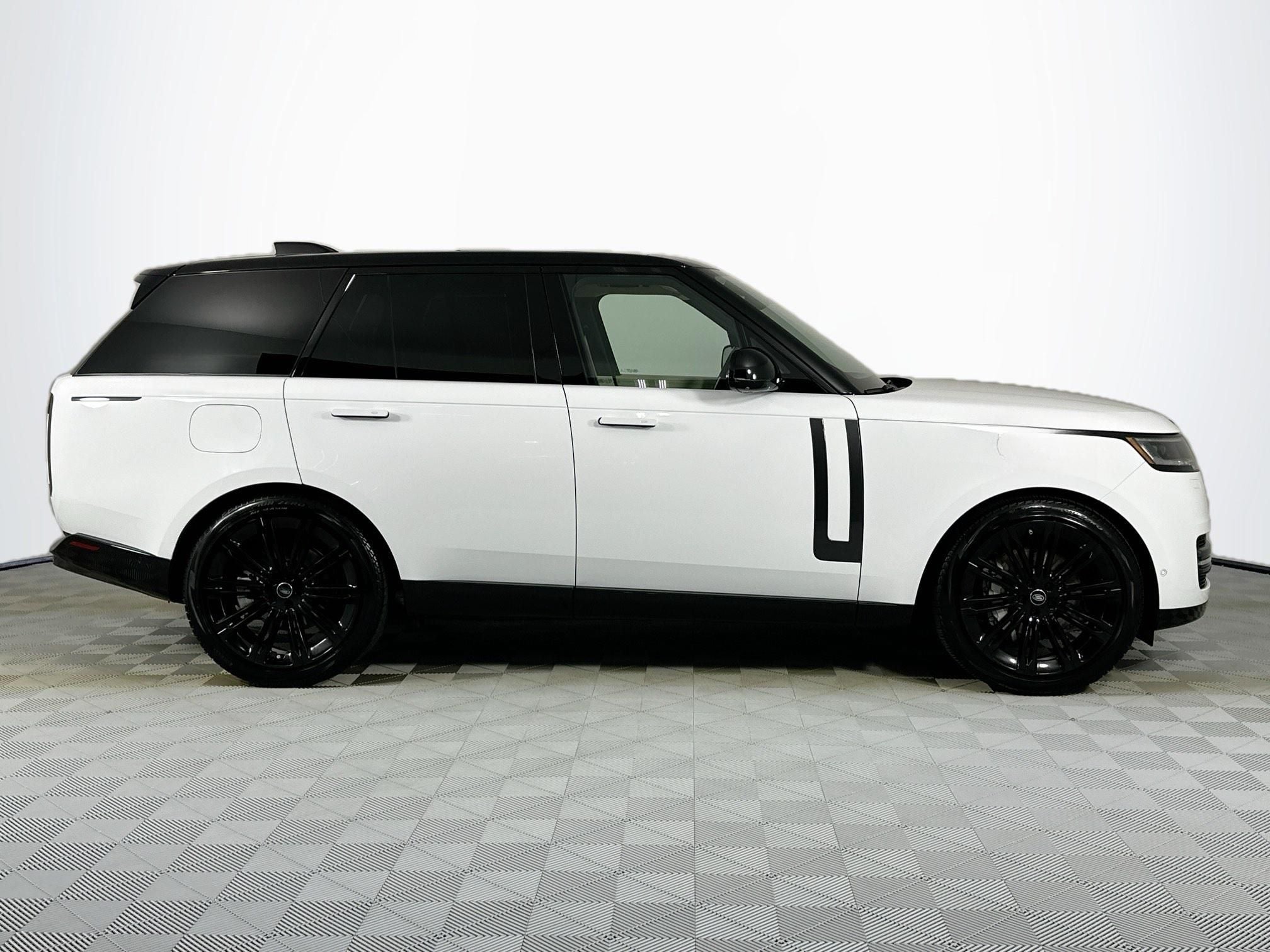 2024 Land Rover Range Rover SE