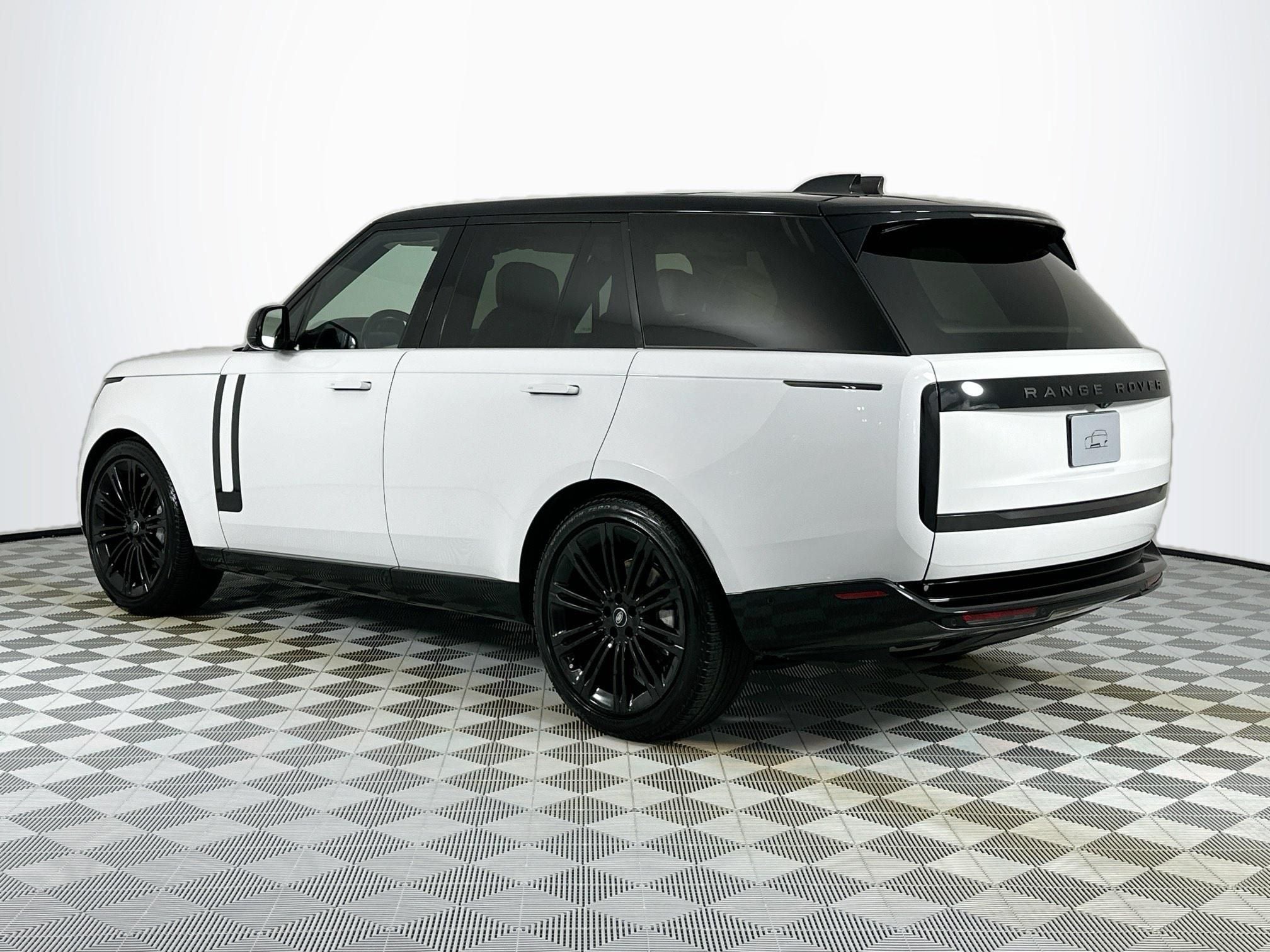 2024 Land Rover Range Rover SE