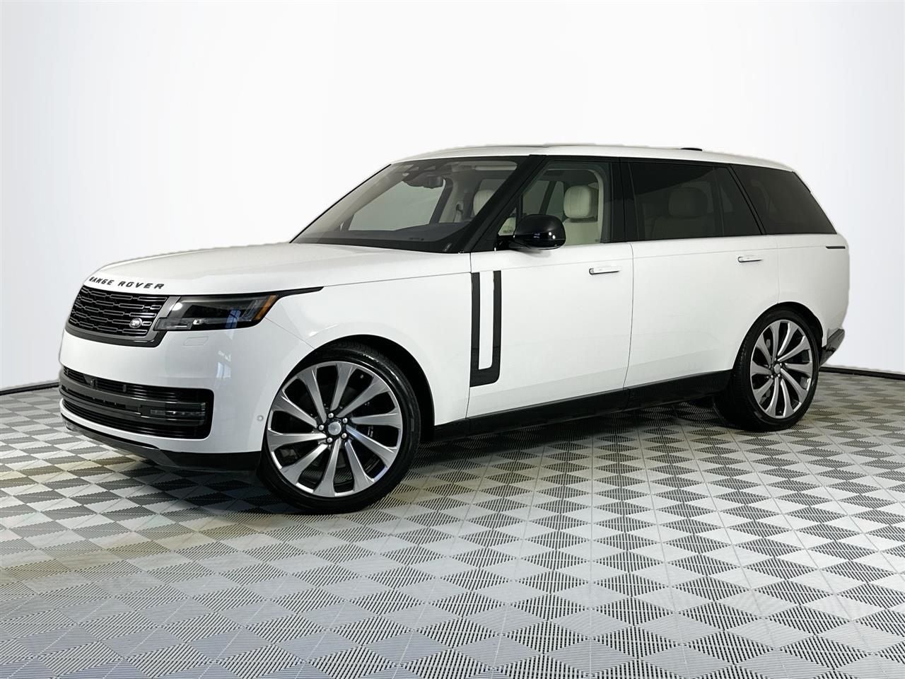 2023 Land Rover Range Rover SE LWB