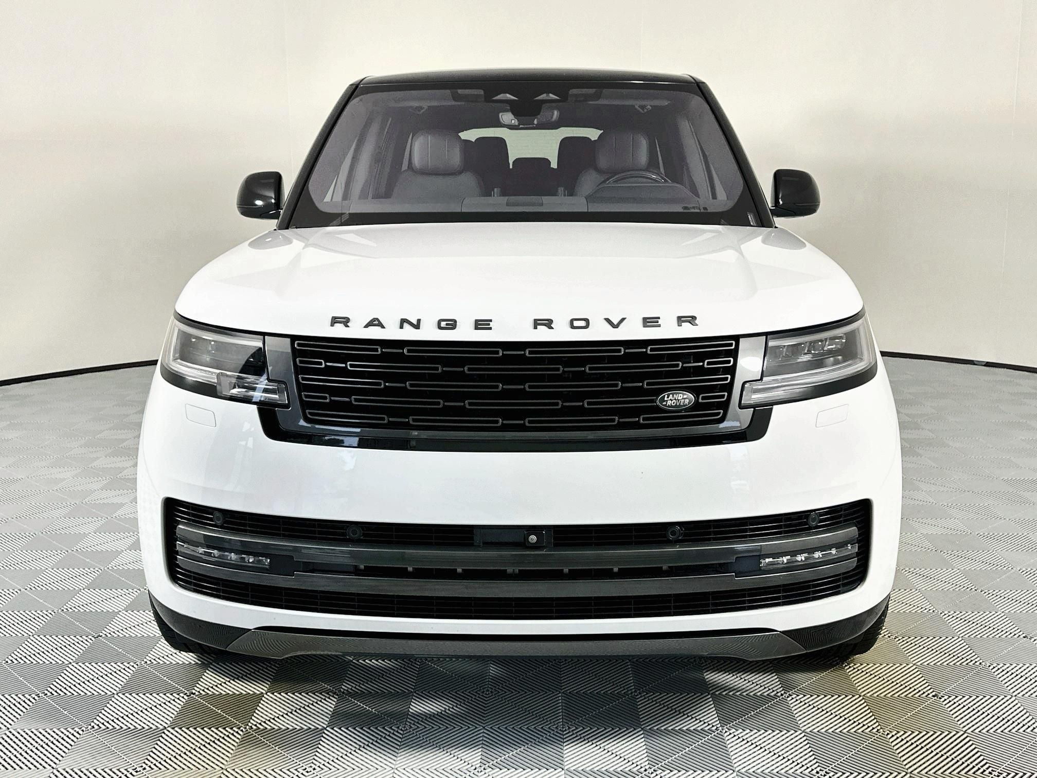 2023 Land Rover Range Rover SE LWB