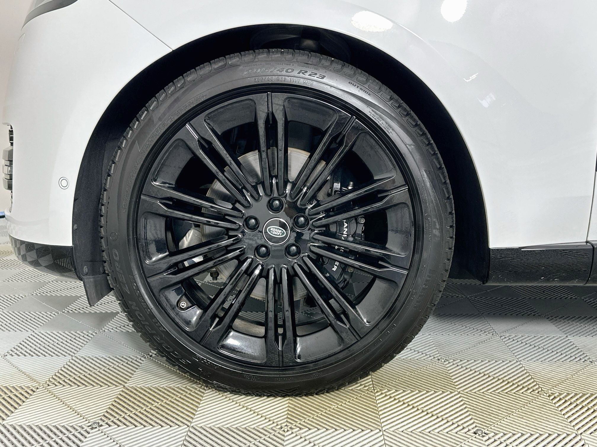 2023 Land Rover Range Rover SE LWB