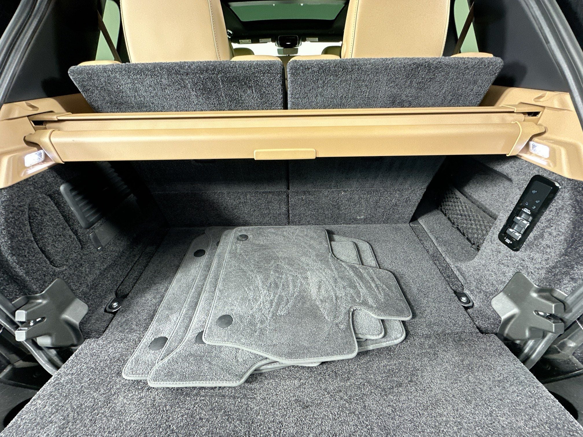 2024 Land Rover Range Rover SE LWB