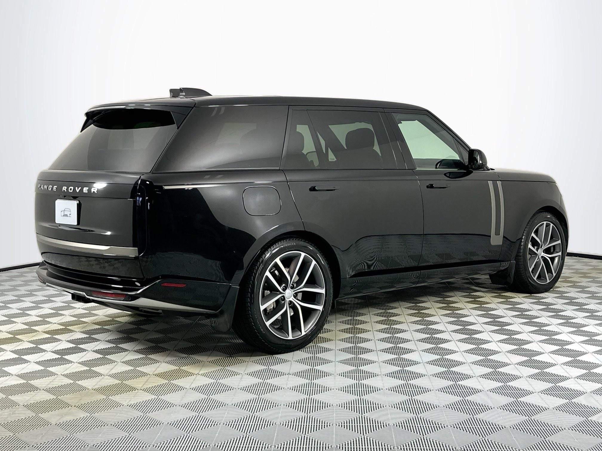 2024 Land Rover Range Rover SE LWB