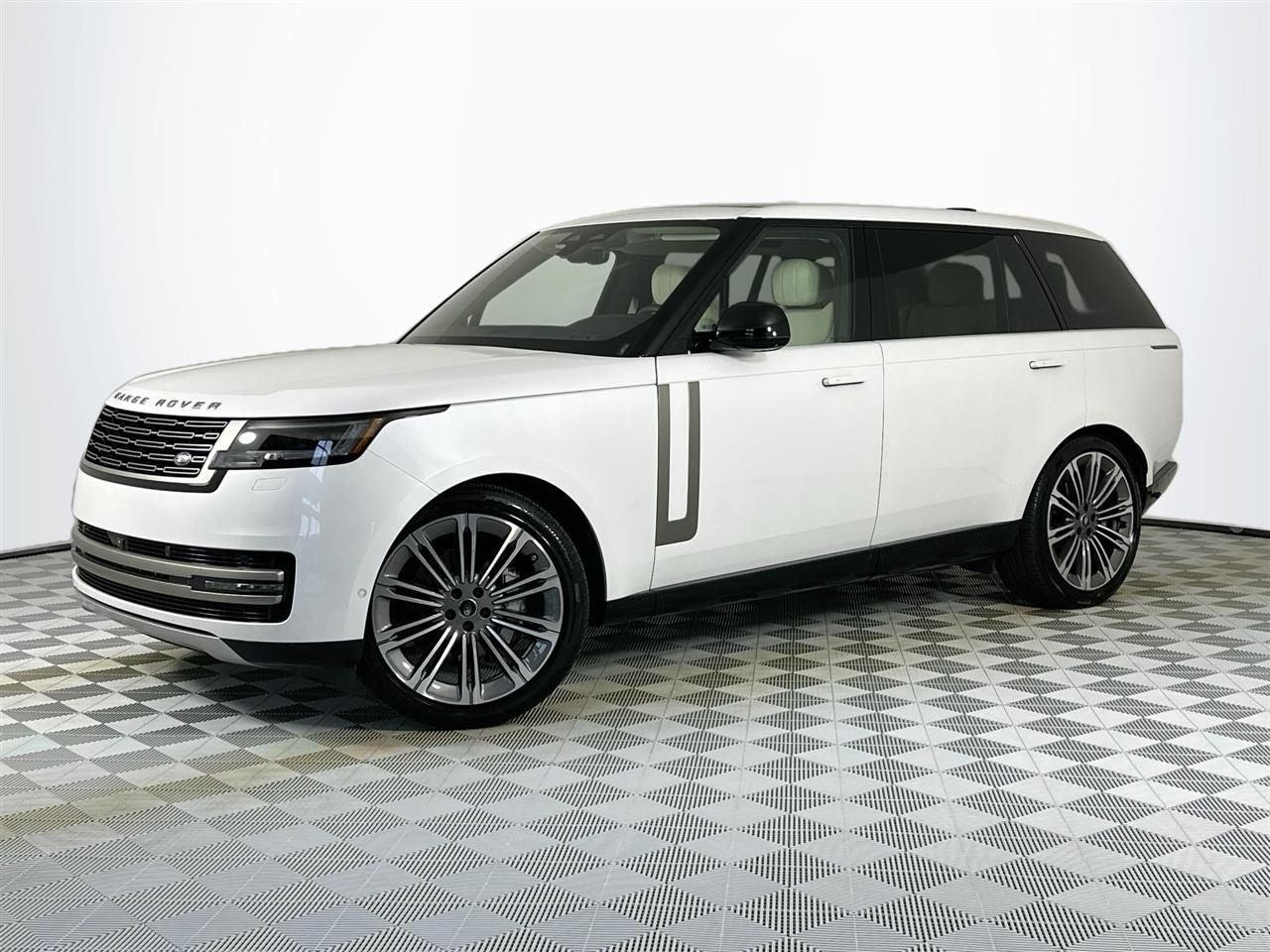 2025 Land Rover Range Rover SE LWB