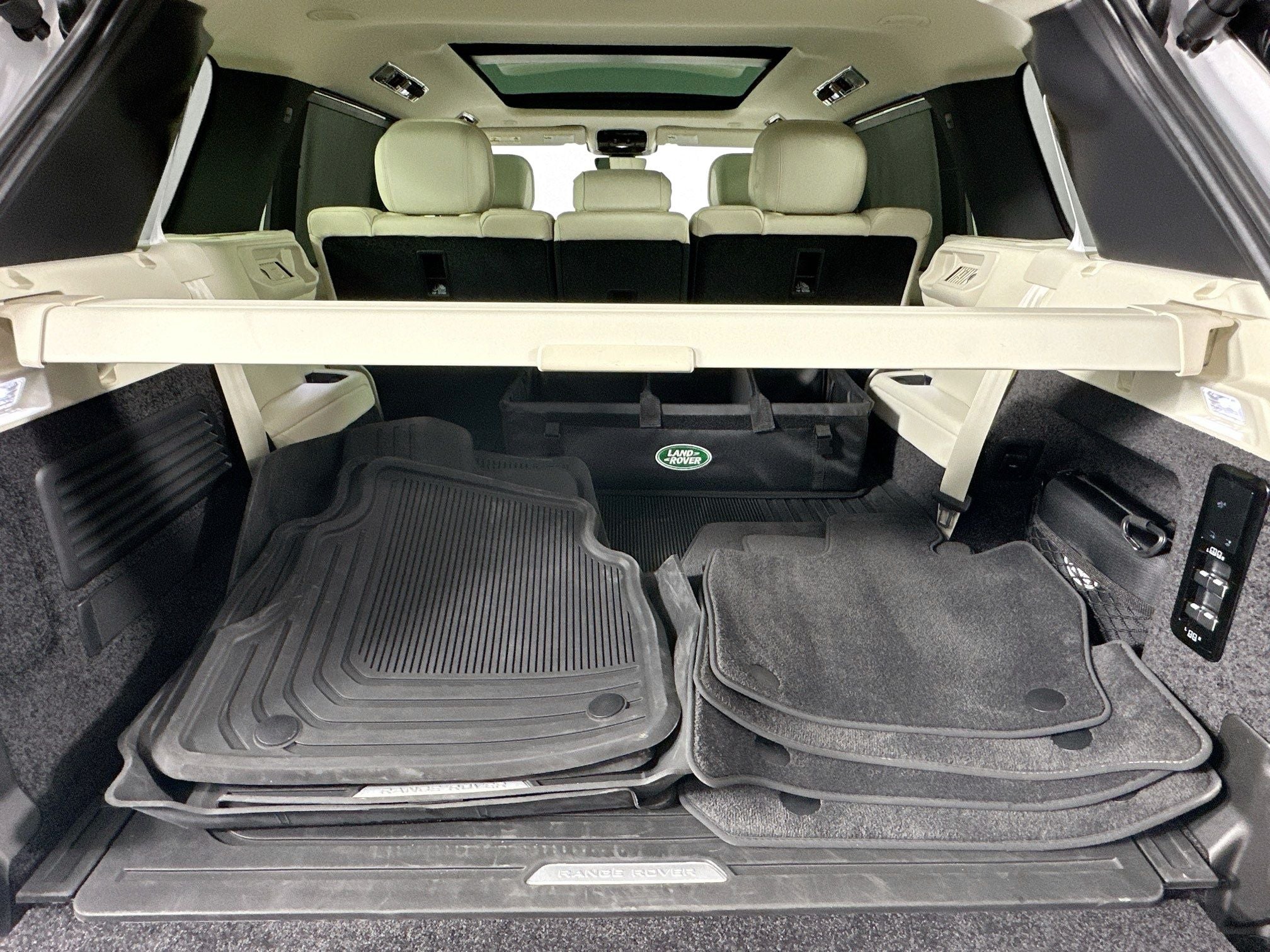 2025 Land Rover Range Rover SE LWB
