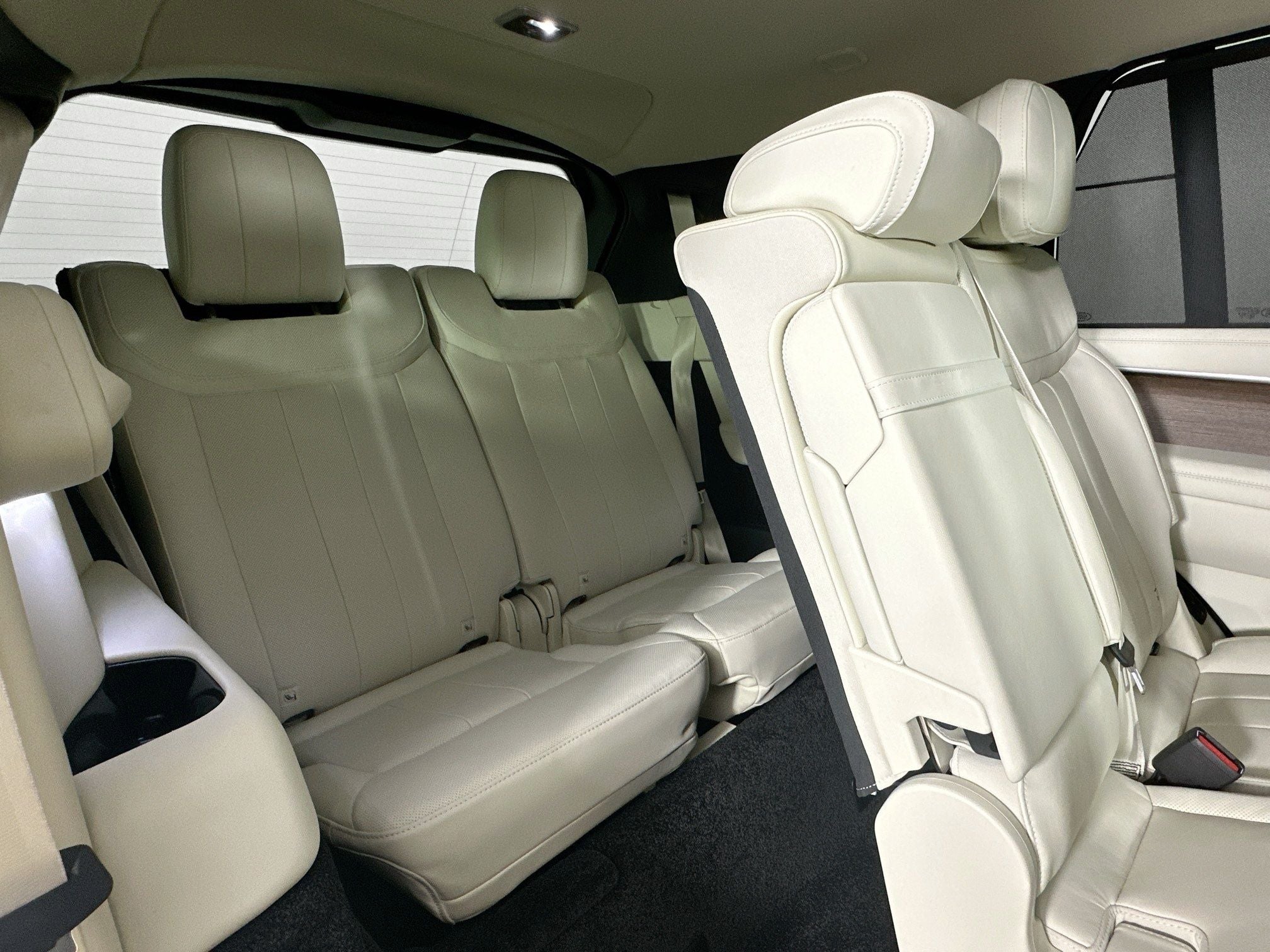 2025 Land Rover Range Rover SE LWB