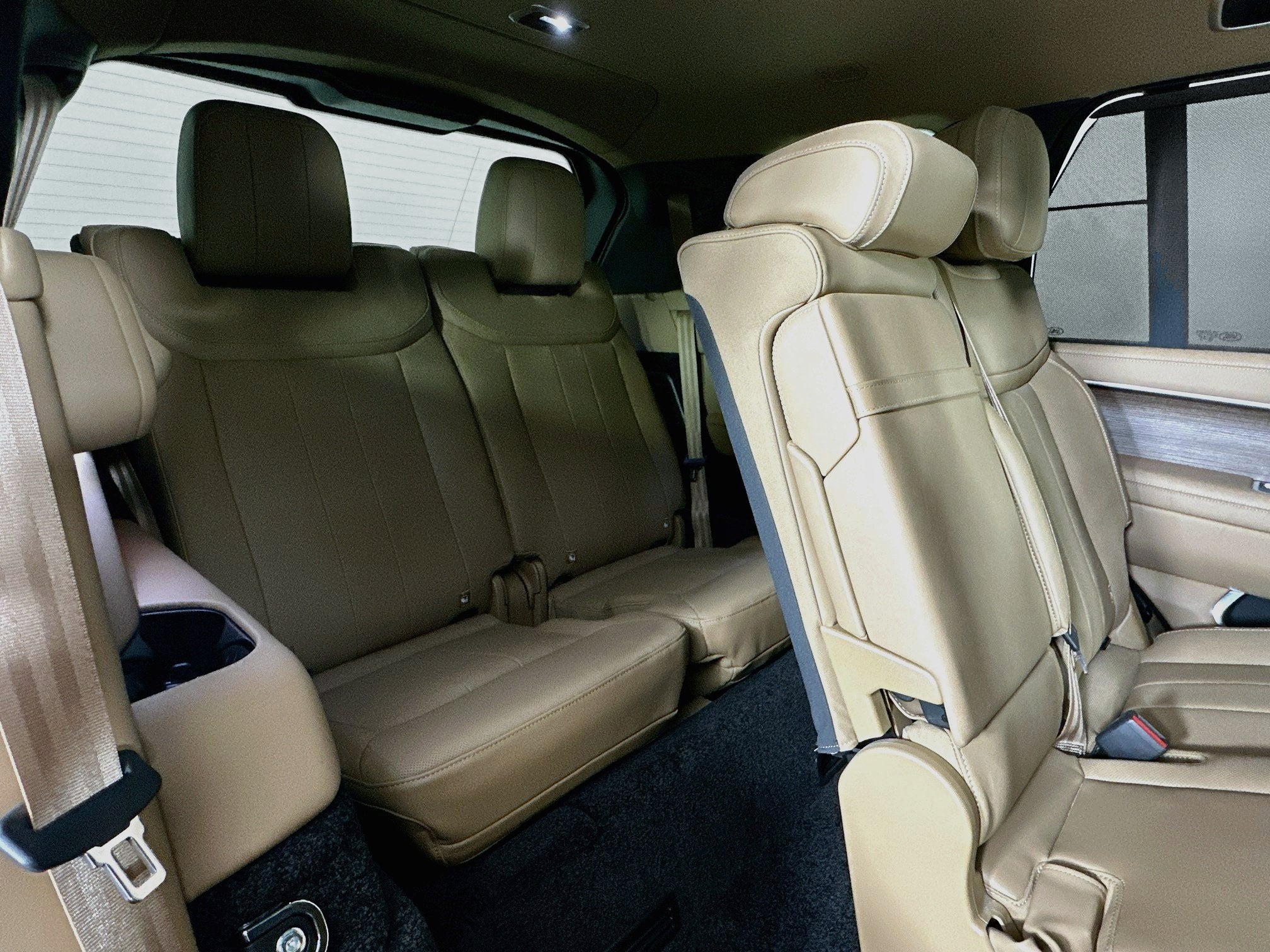 2026 Land Rover Range Rover SE LWB