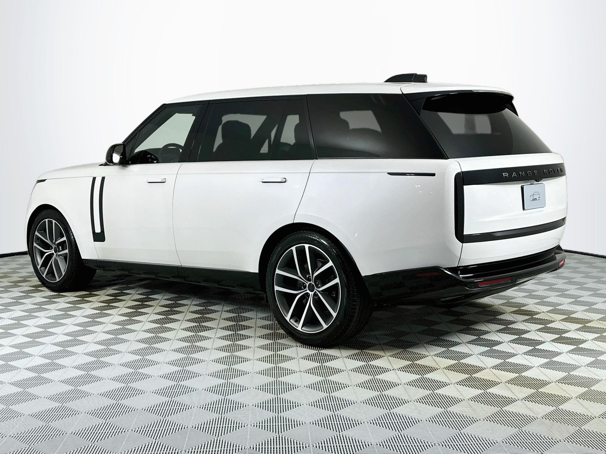 2026 Land Rover Range Rover SE LWB
