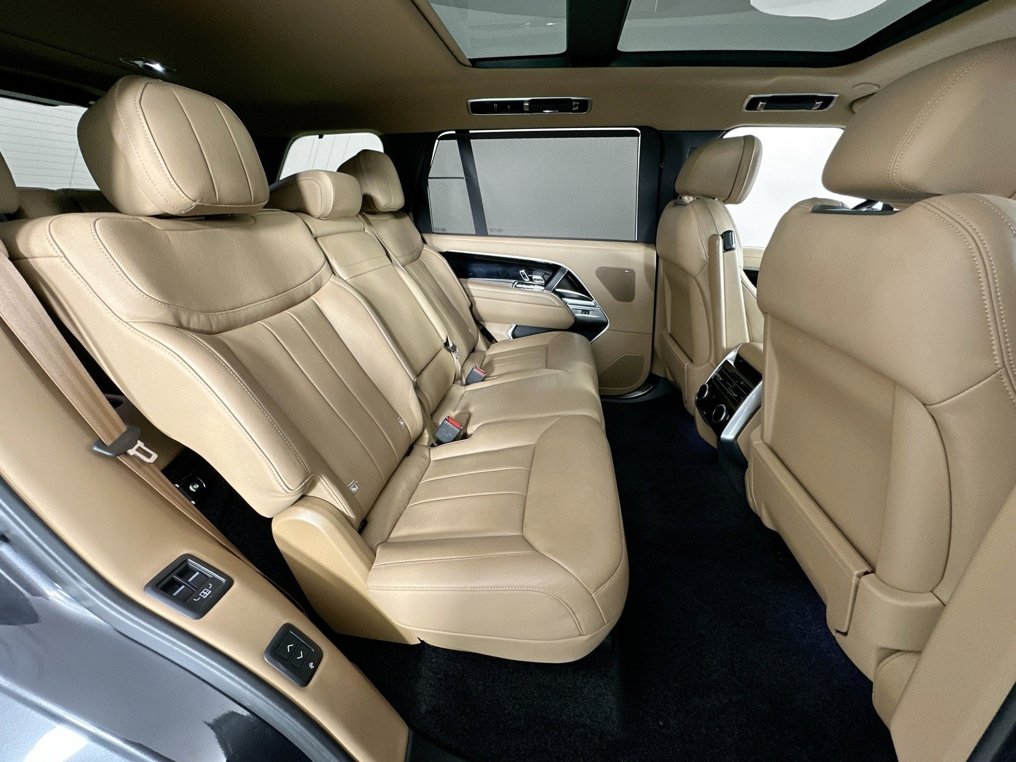 2023 Land Rover Range Rover SE LWB