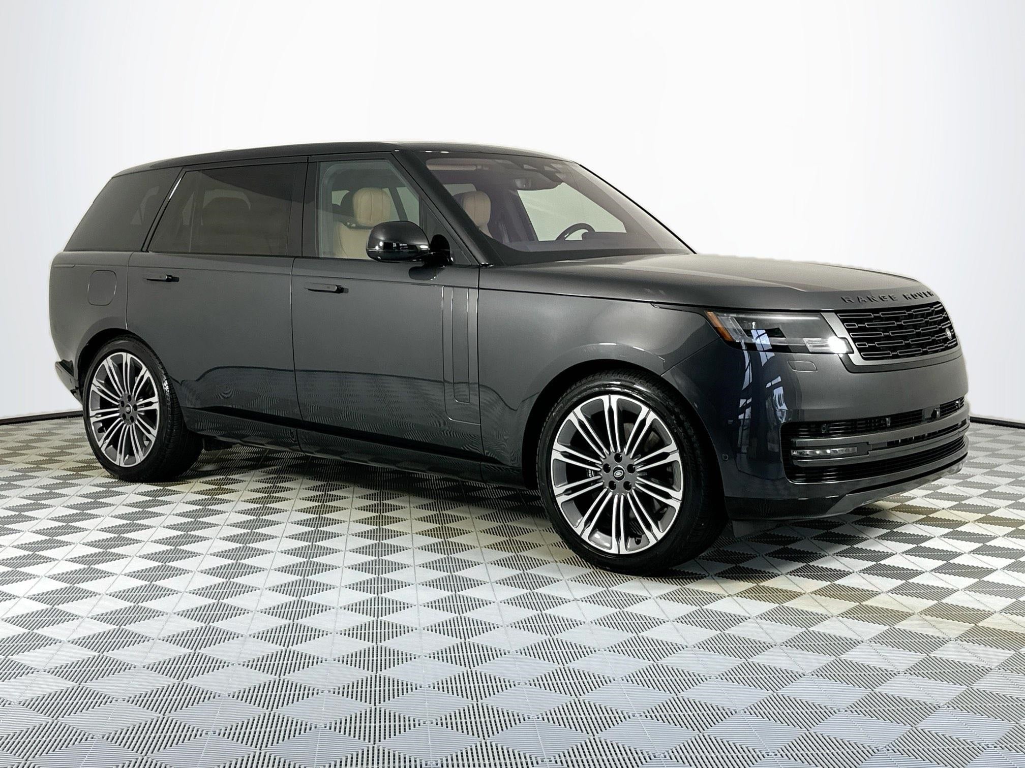 2023 Land Rover Range Rover SE LWB