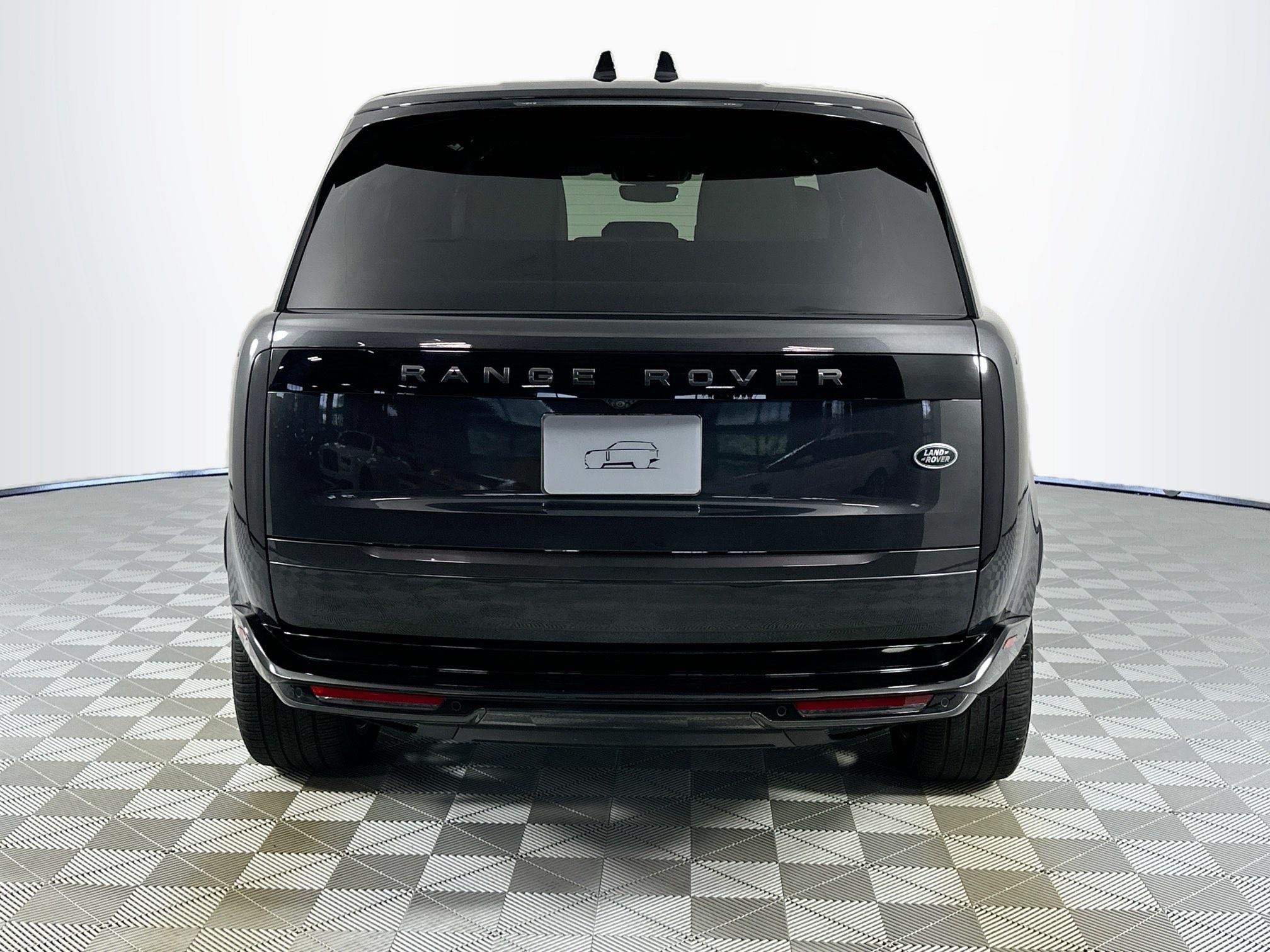 2023 Land Rover Range Rover SE LWB