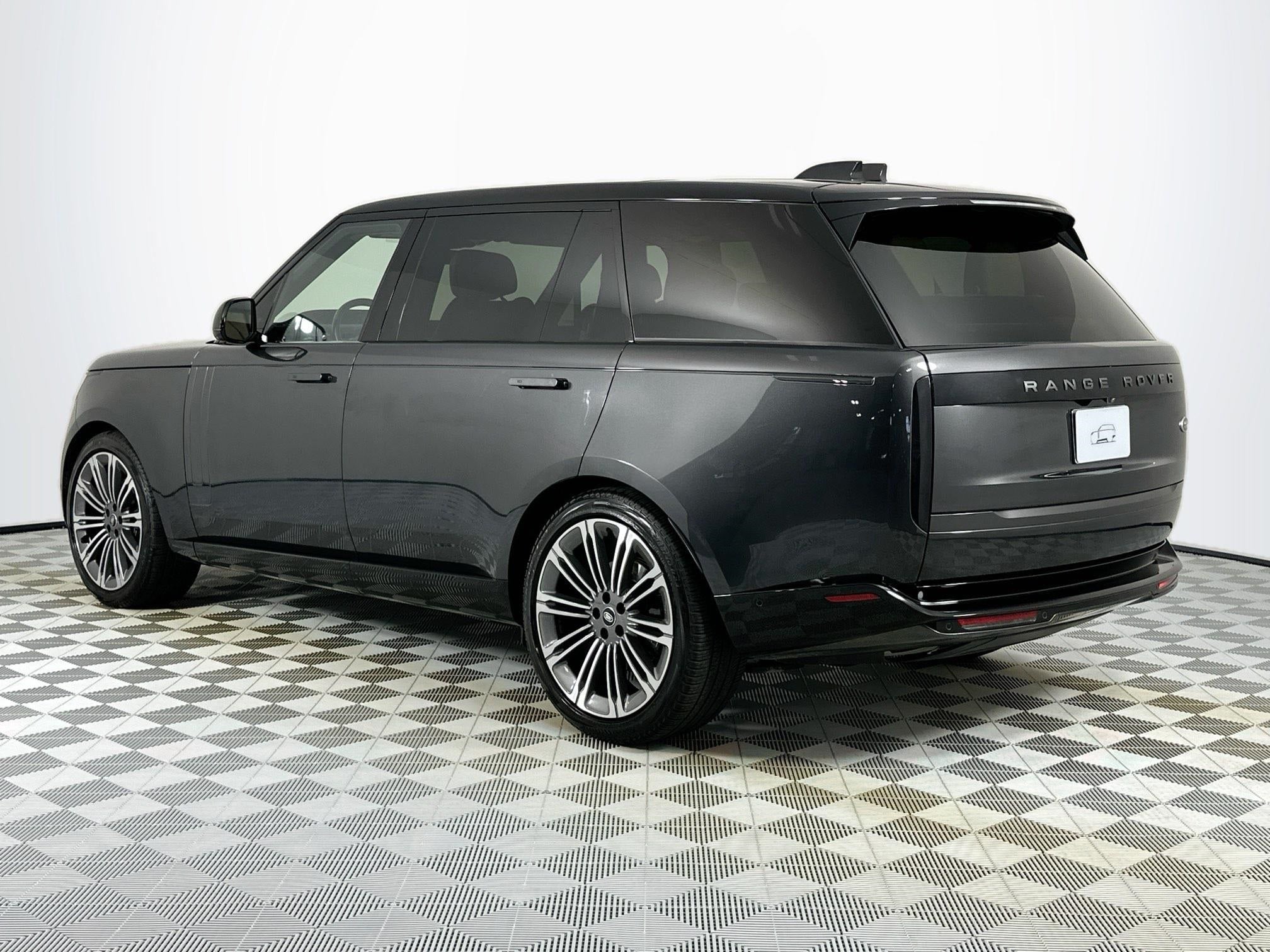 2023 Land Rover Range Rover SE LWB