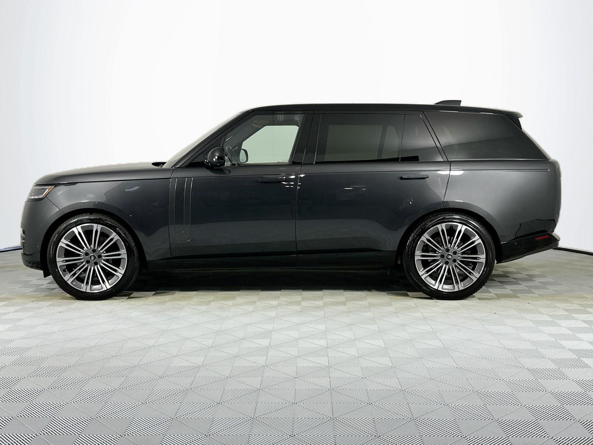 2023 Land Rover Range Rover SE LWB