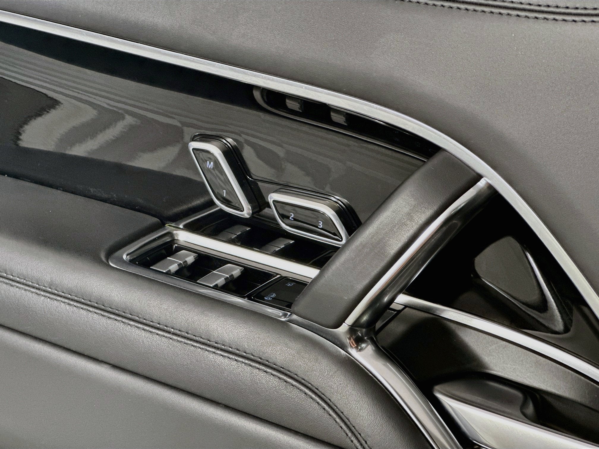 2023 Land Rover Range Rover SE LWB