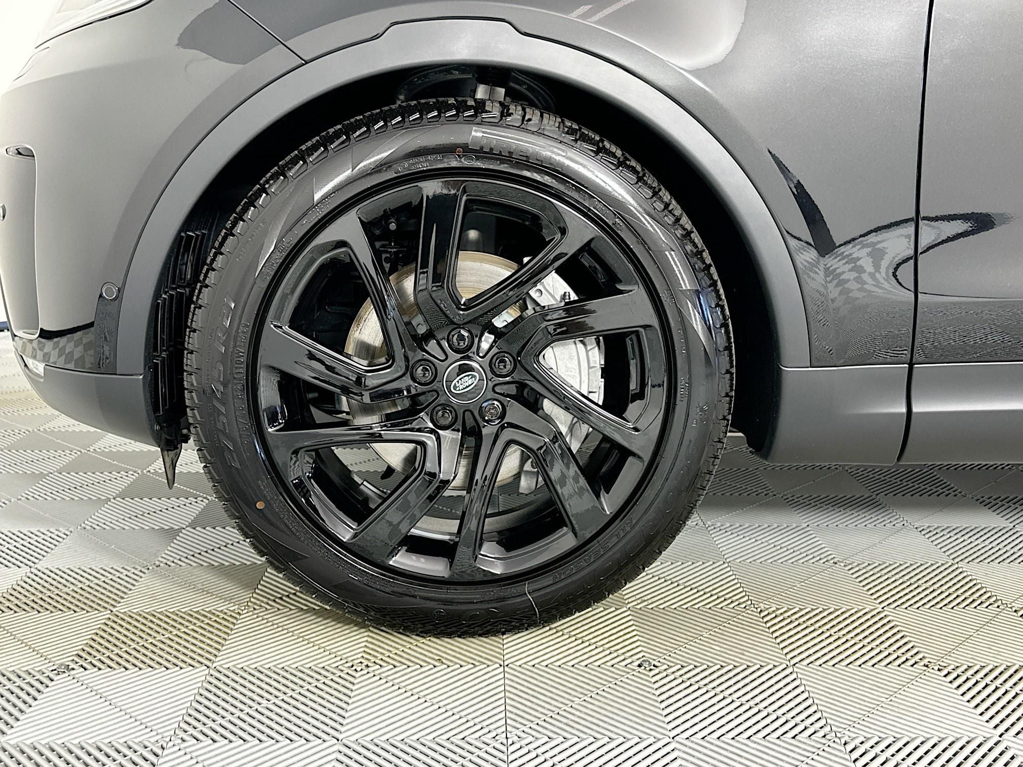 2025 Land Rover Discovery S