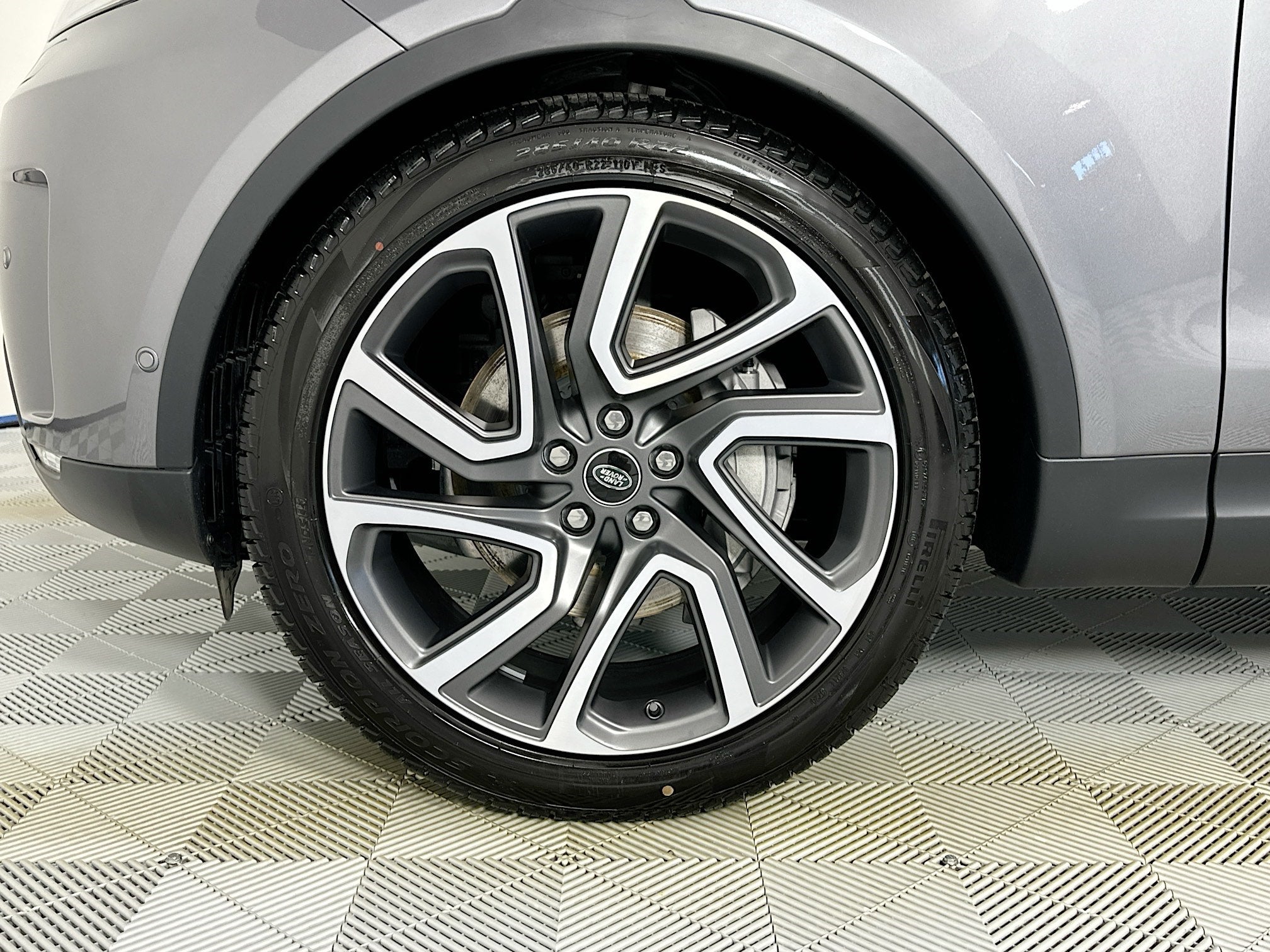 2025 Land Rover Discovery S