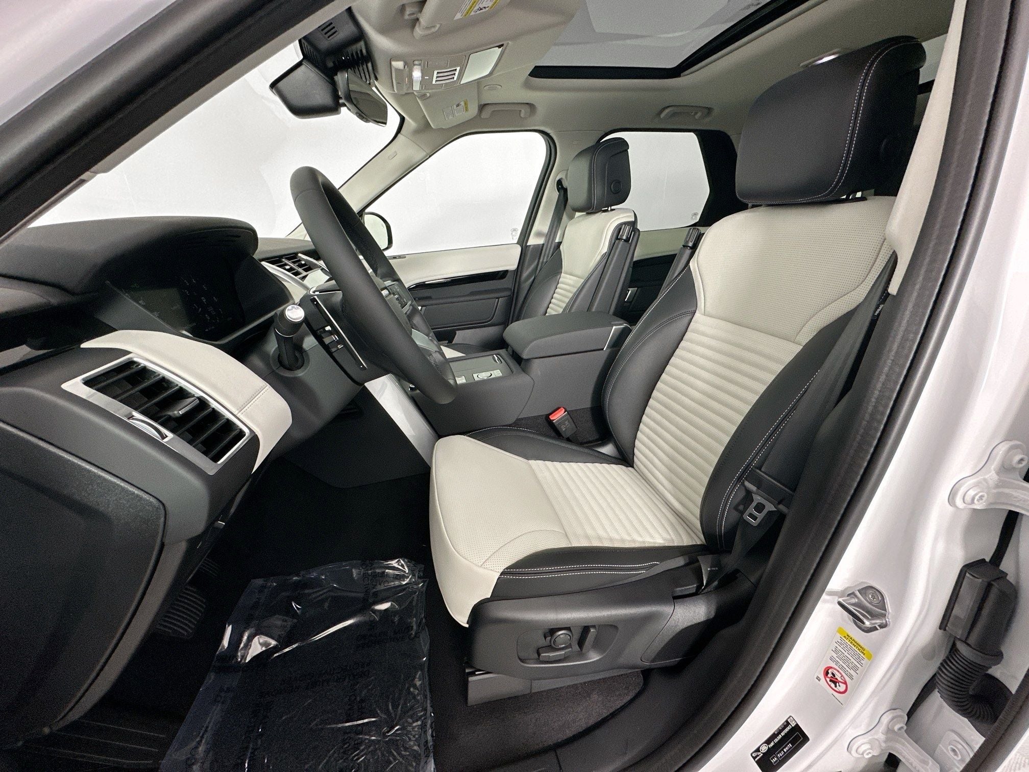 2025 Land Rover Discovery S