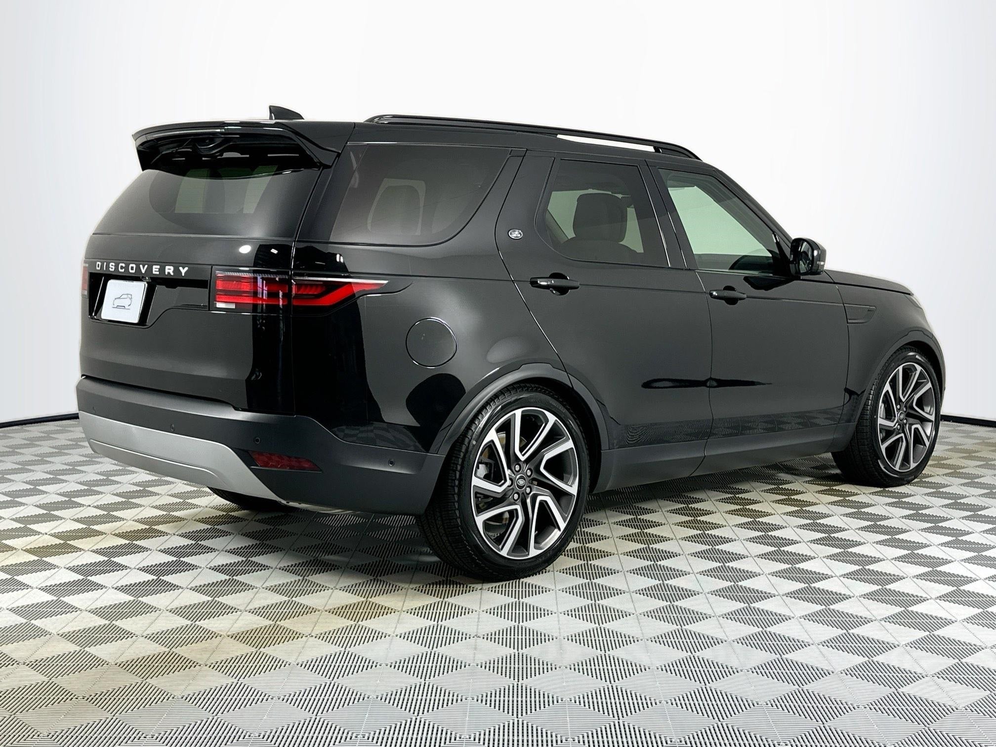2025 Land Rover Discovery S