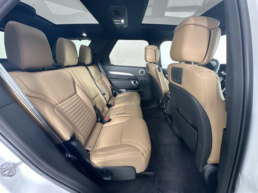 2024 Land Rover Discovery Dynamic SE in Naples, FL - Bentley Naples
