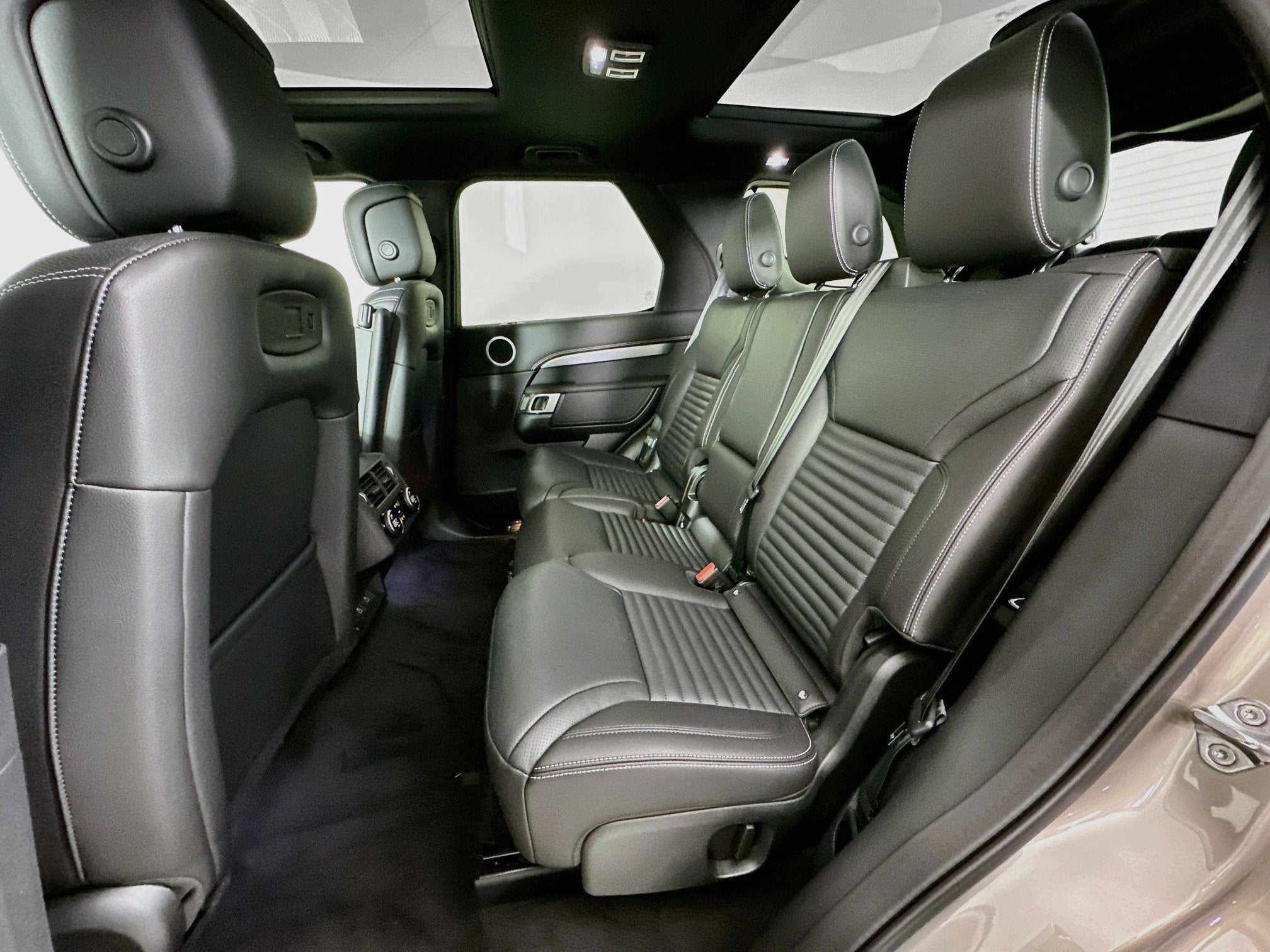 2026 Land Rover Discovery Dynamic SE