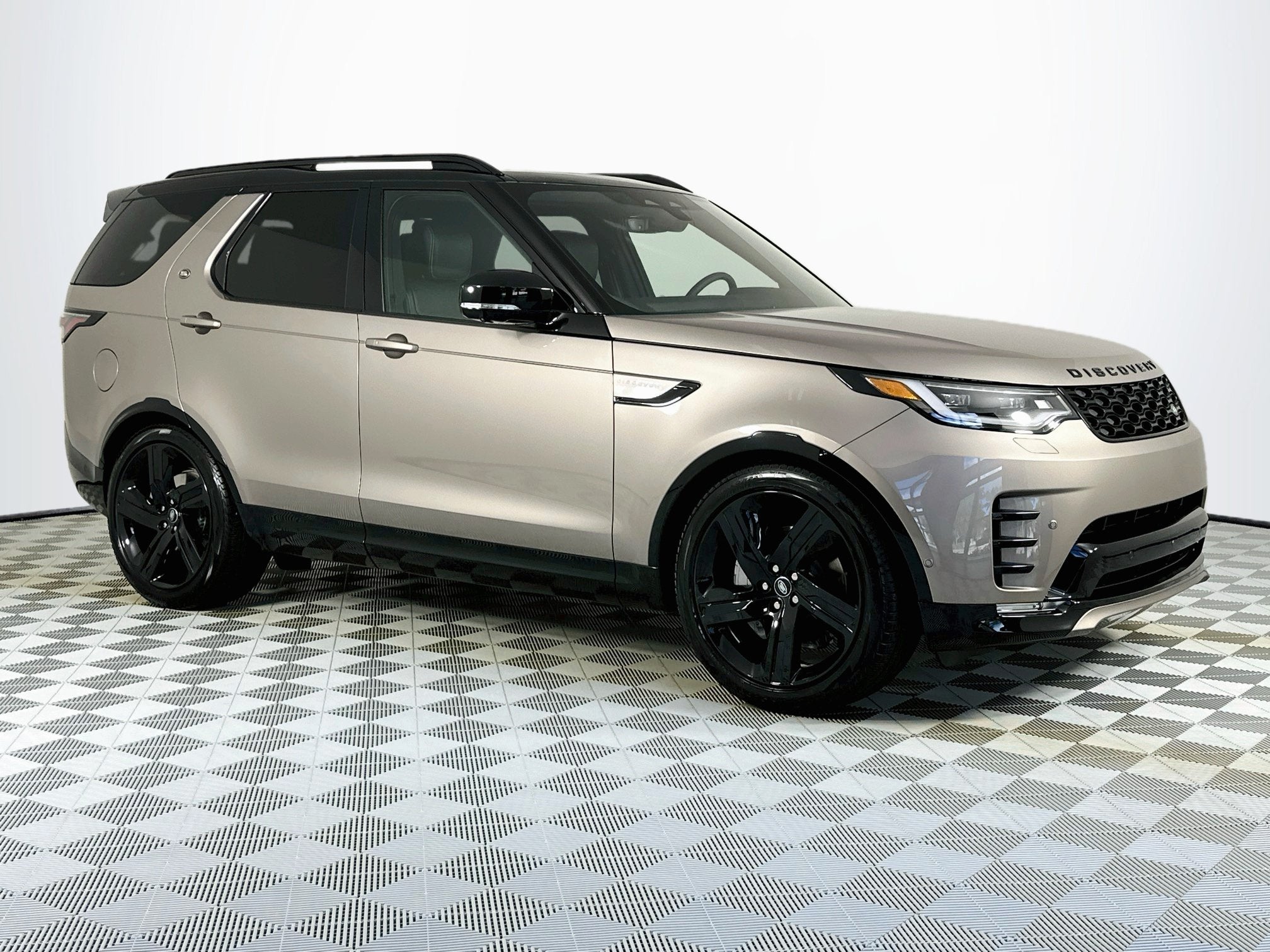 2026 Land Rover Discovery Dynamic SE