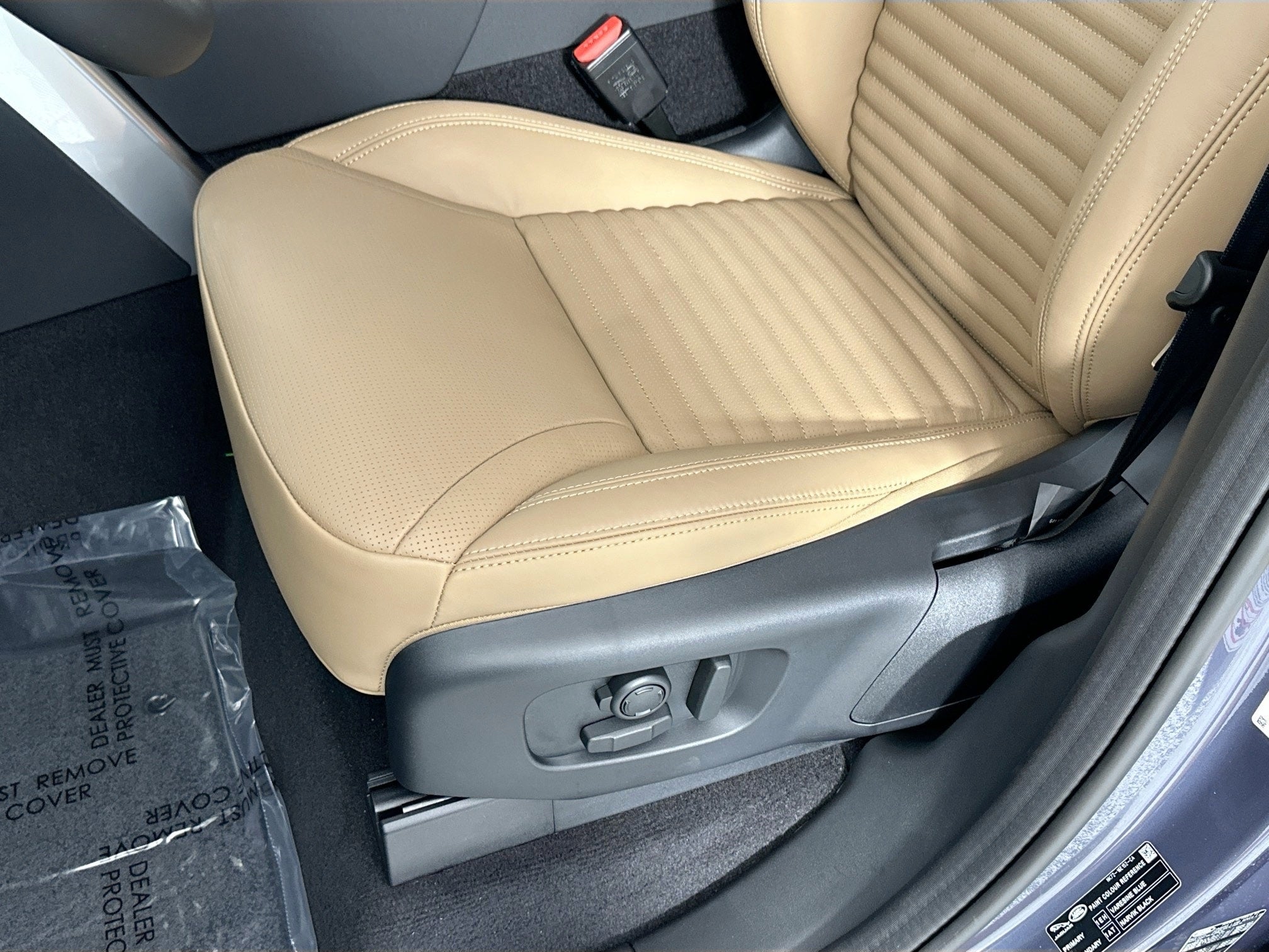 2025 Land Rover Discovery Dynamic SE