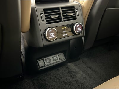 2025 Land Rover Discovery Dynamic SE