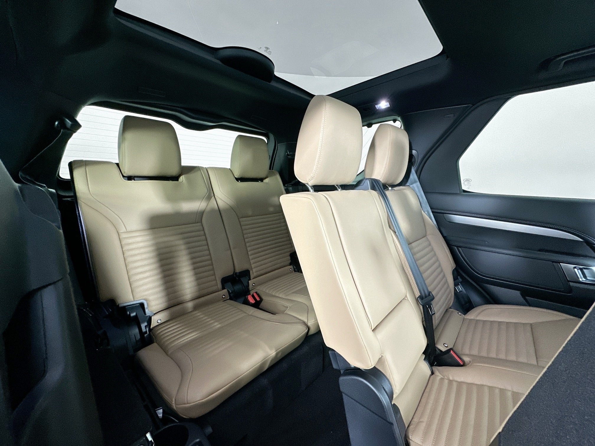 2025 Land Rover Discovery Dynamic SE