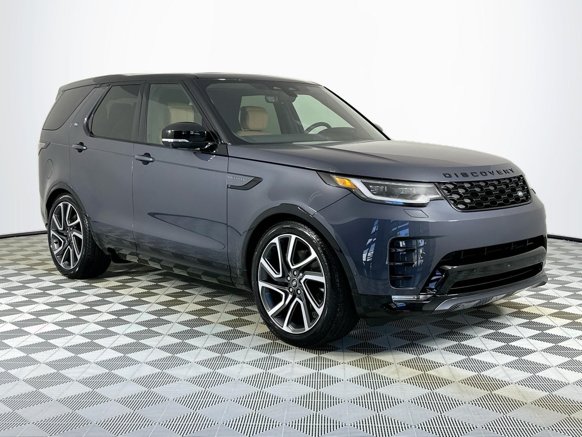 2025 Land Rover Discovery Dynamic SE