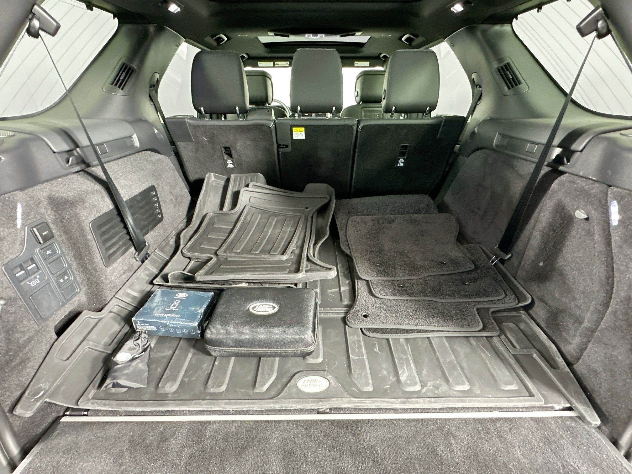 2024 Land Rover Discovery Dynamic SE