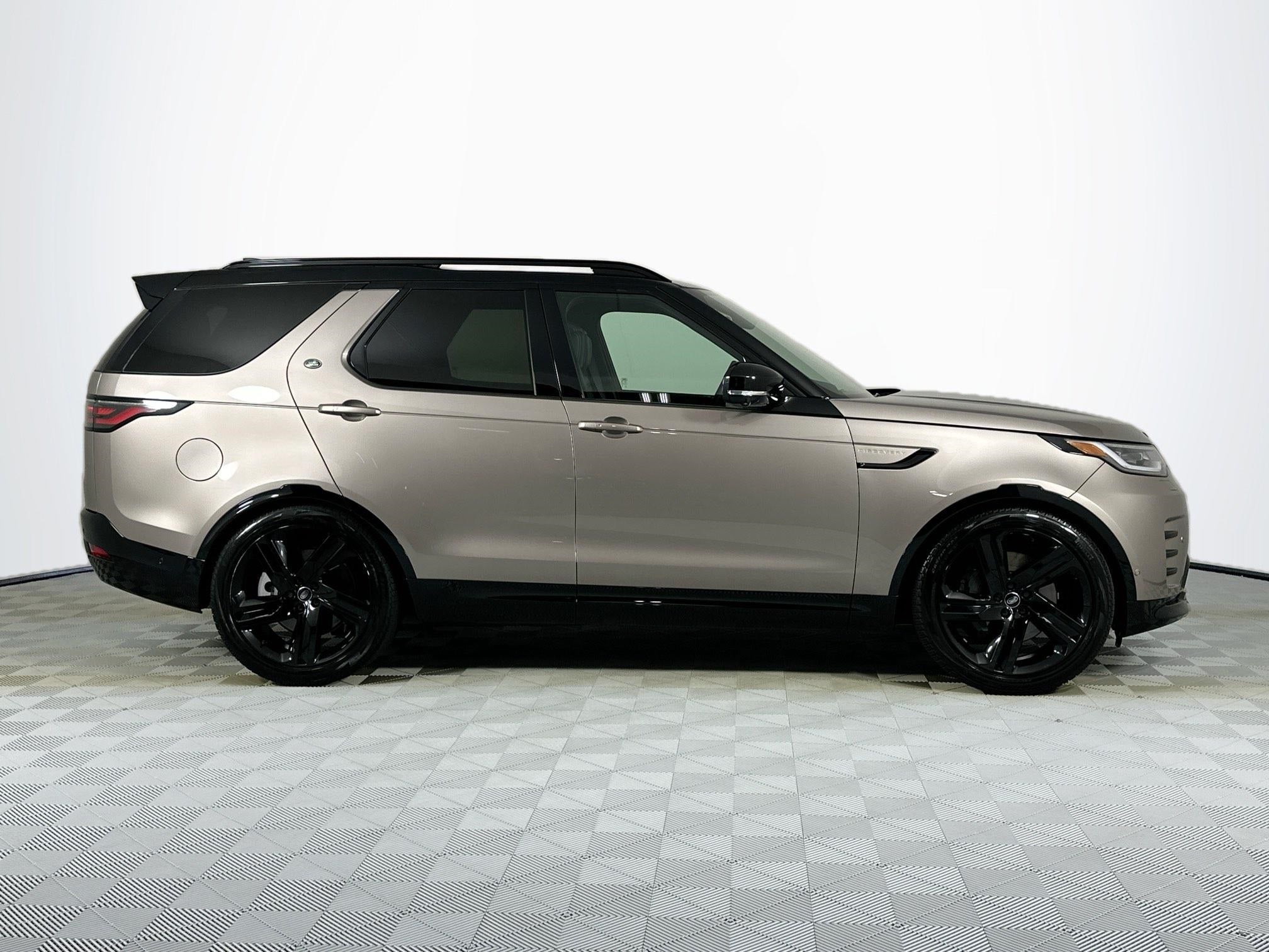 2024 Land Rover Discovery Dynamic SE