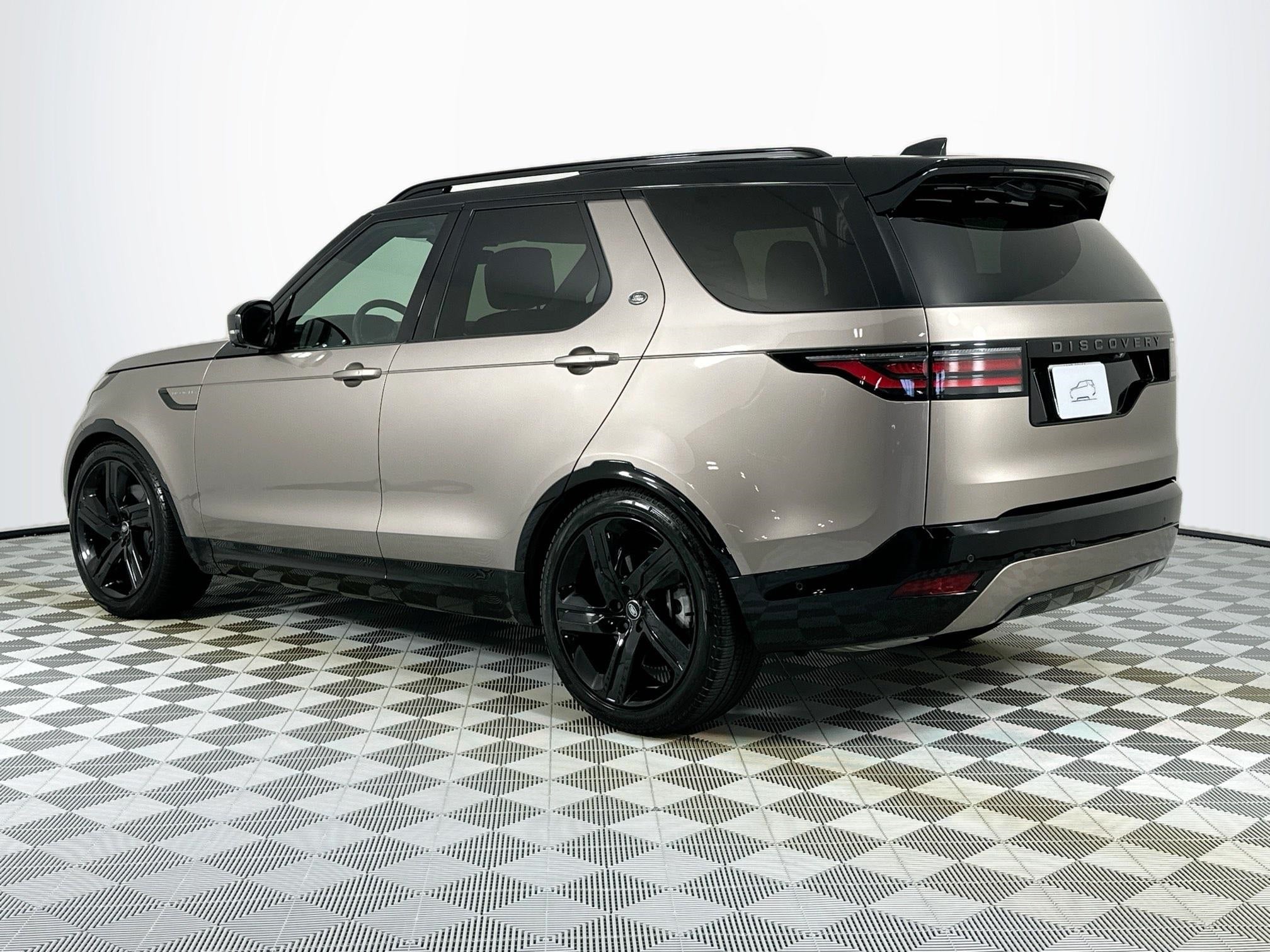 2024 Land Rover Discovery Dynamic SE