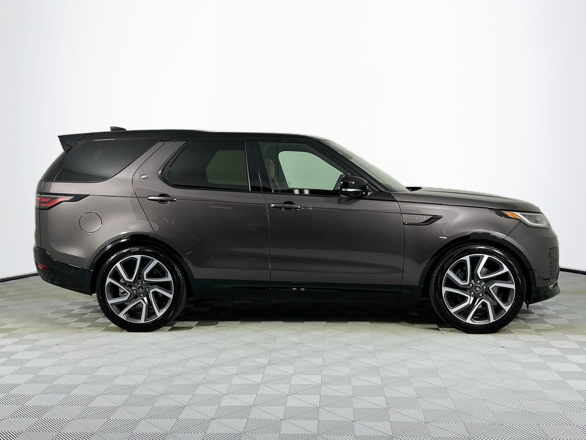 2025 Land Rover Discovery Dynamic SE
