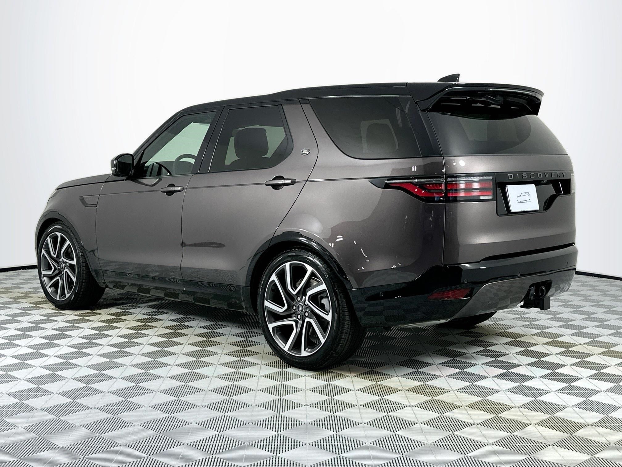 2025 Land Rover Discovery Dynamic SE