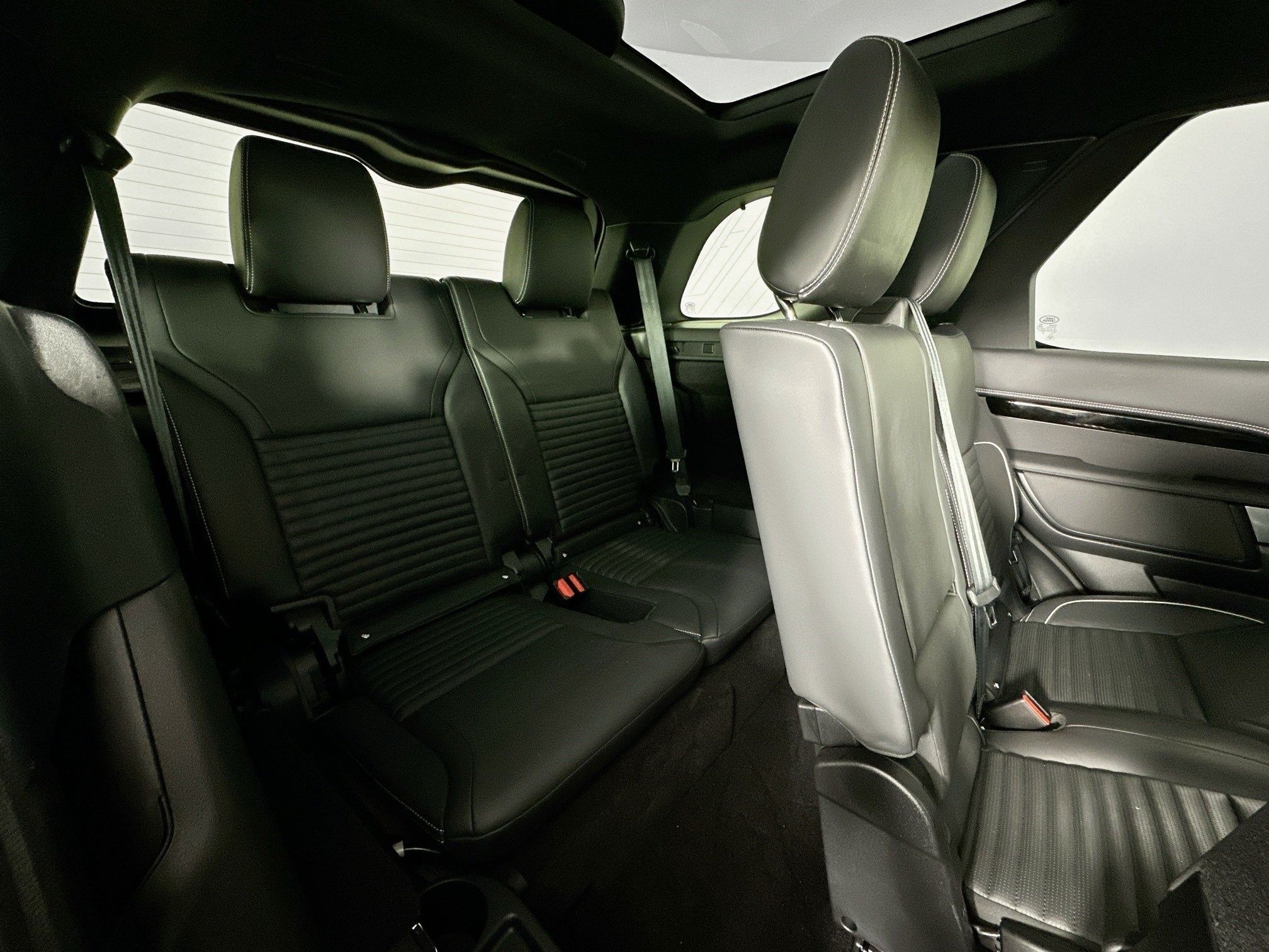 2023 Land Rover Discovery HSE R-Dynamic