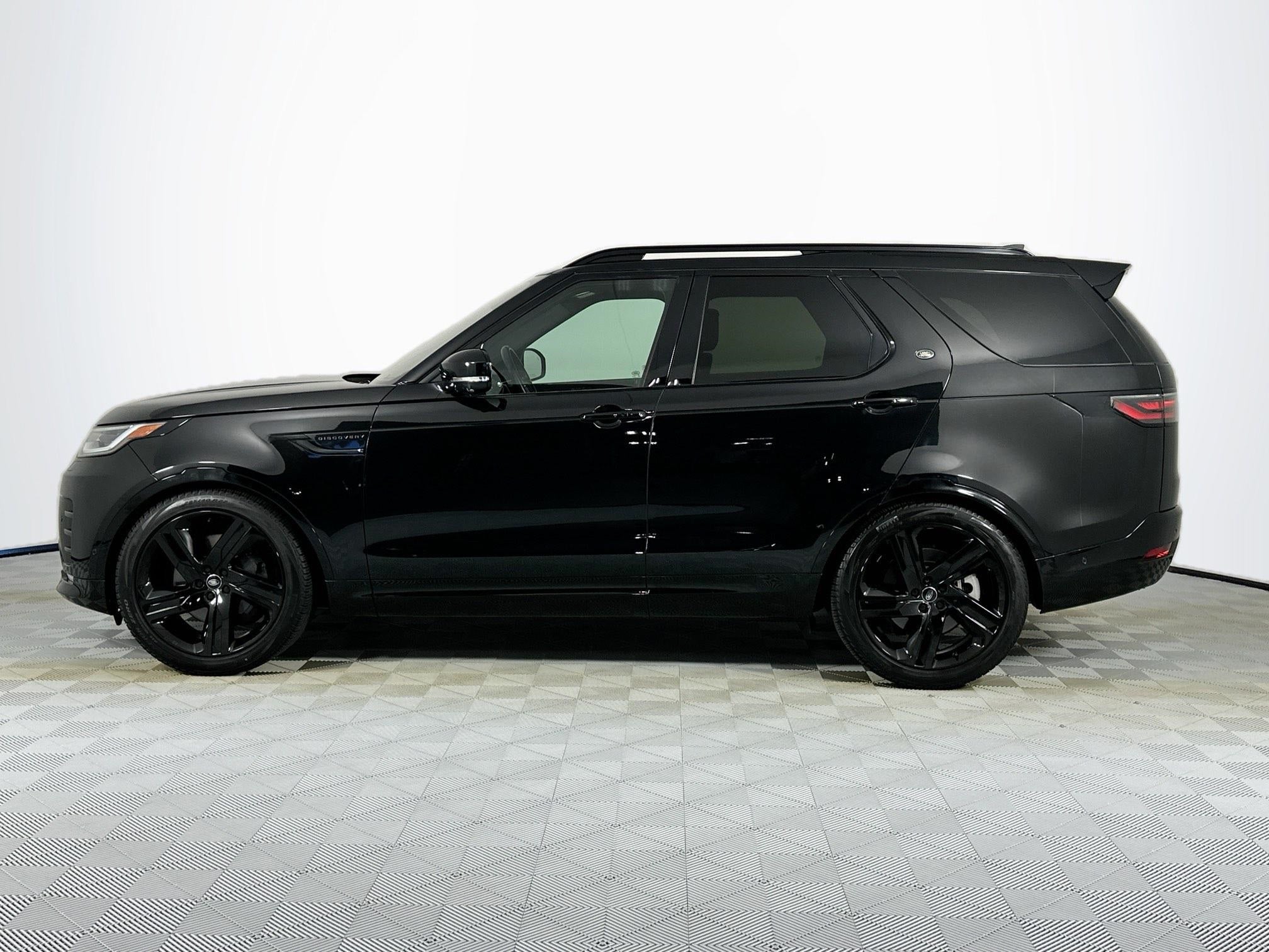 2023 Land Rover Discovery HSE R-Dynamic
